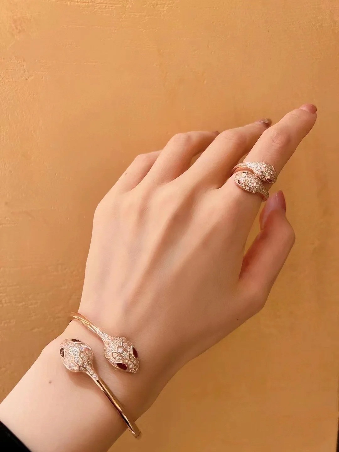 Bvlgari Full Diamond Paved Serpenti Viper Ring - Original Replica Club