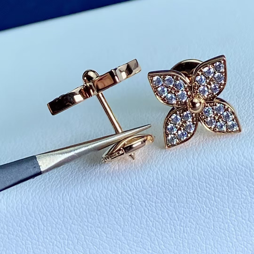 Louis Vuitton Diamond Flower Stud Earrings - Original Replica Club