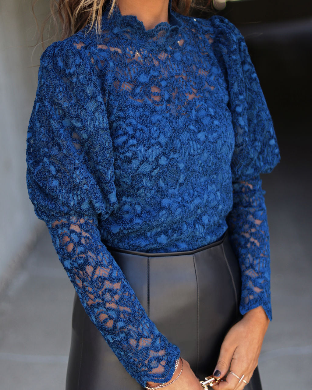Versailles On My Mind Lace Puff Sleeve Top - Navy - Se7enfashion