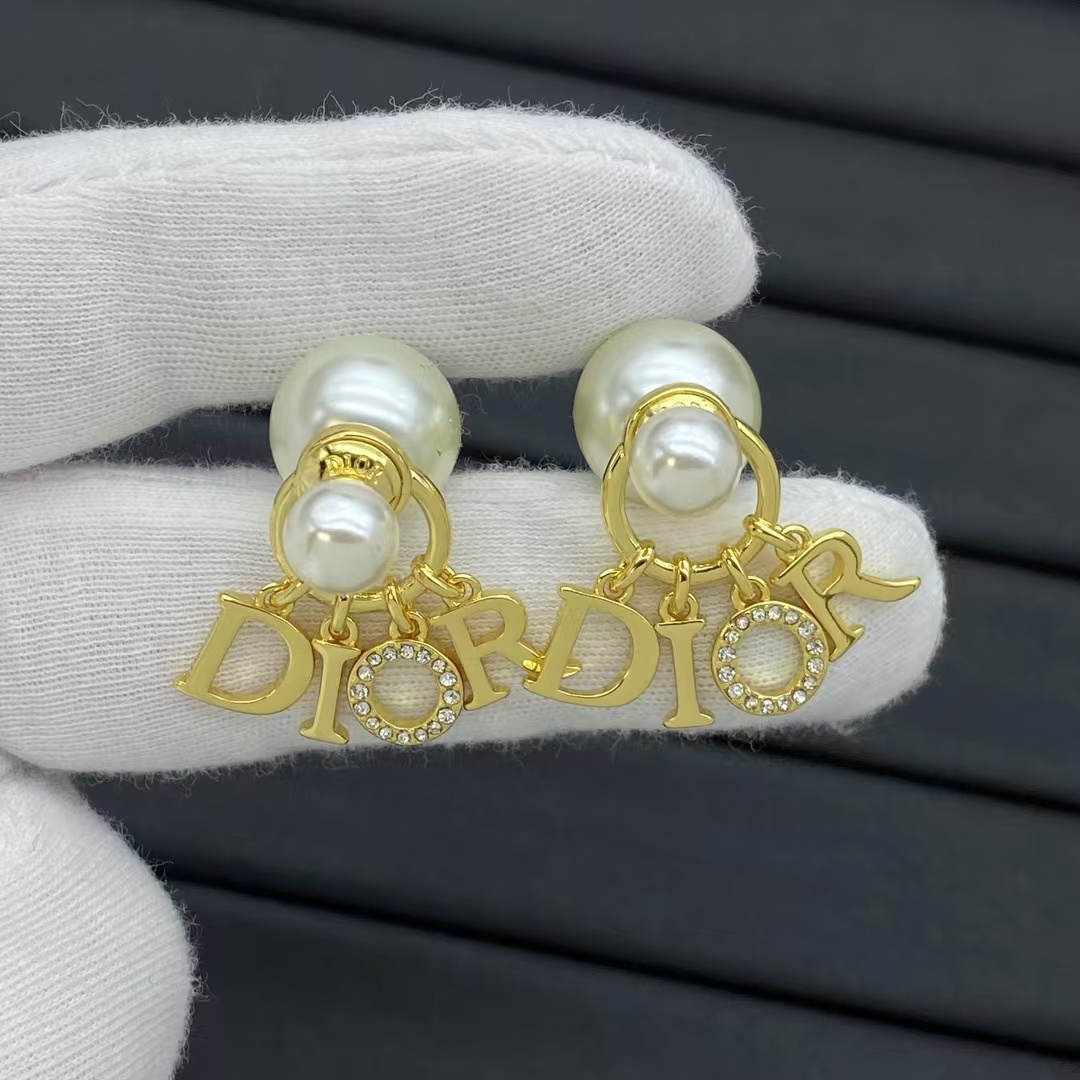 Dior Letter Pearl Earrings - Original Replica Club