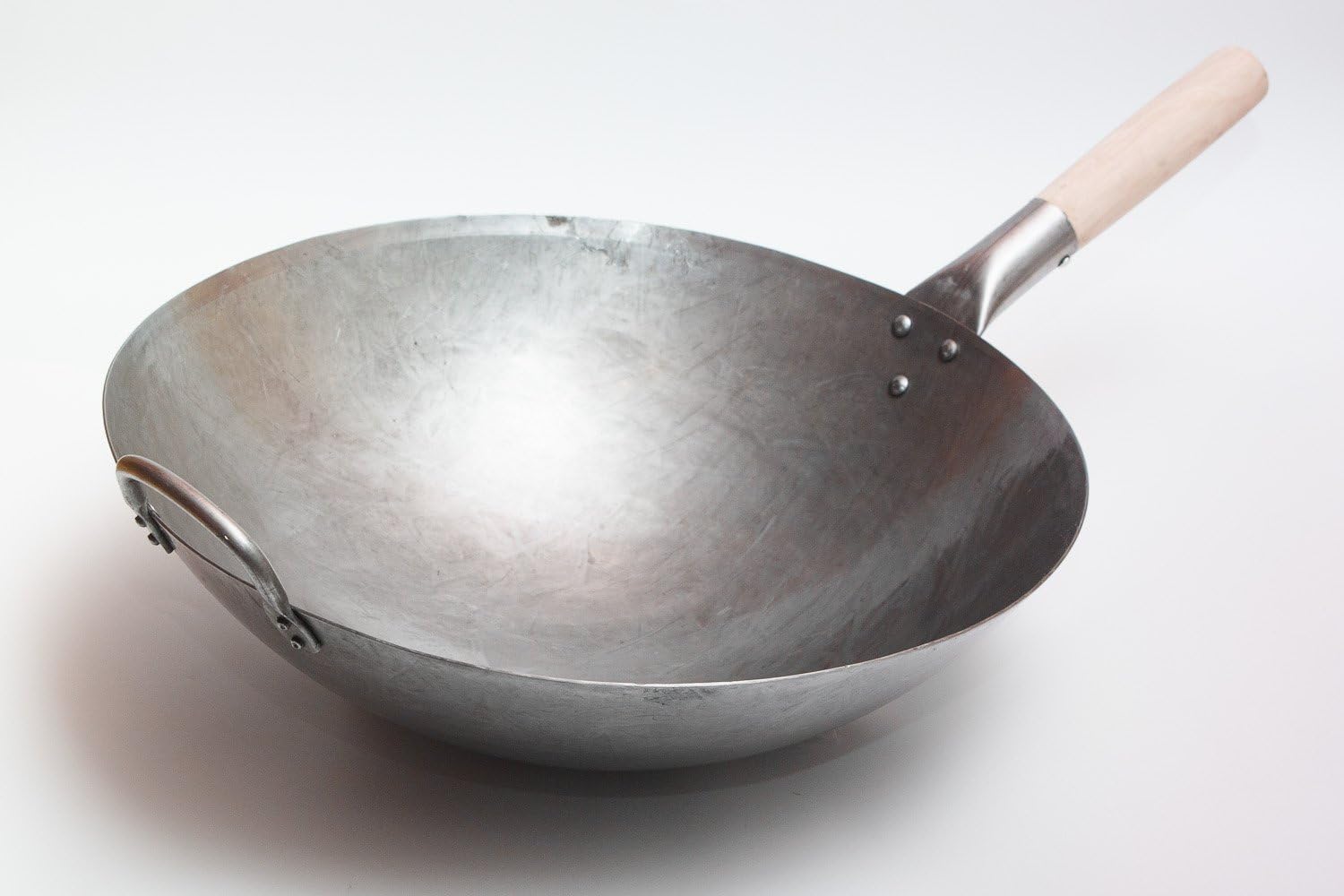 Craft Wok Big 16 Inch Heavy Hand Hammered Carbon Steel Pow Wok with Wooden and Steel Helper Handle (Round Bottom) / 731W138