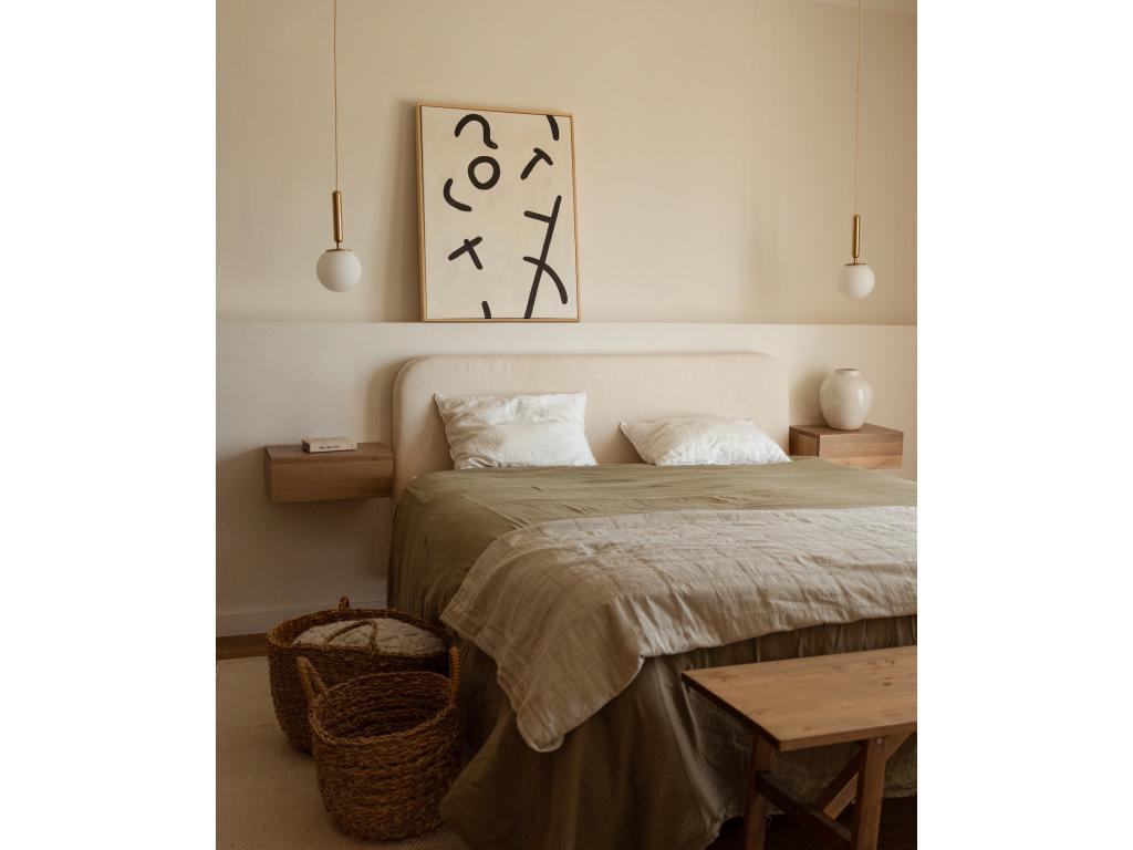 Cuadro decorativo sobre lienzo de algodón con marco de madera negro pintado artesanalmente con pintura al oleo de 80x100cm - VIRGINIA - Casaplu