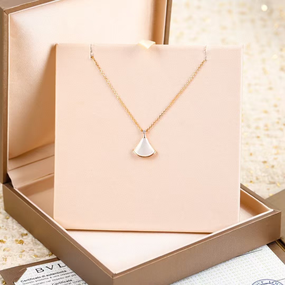 Bvlgari Divas' Dream Necklace - Original Replica Club