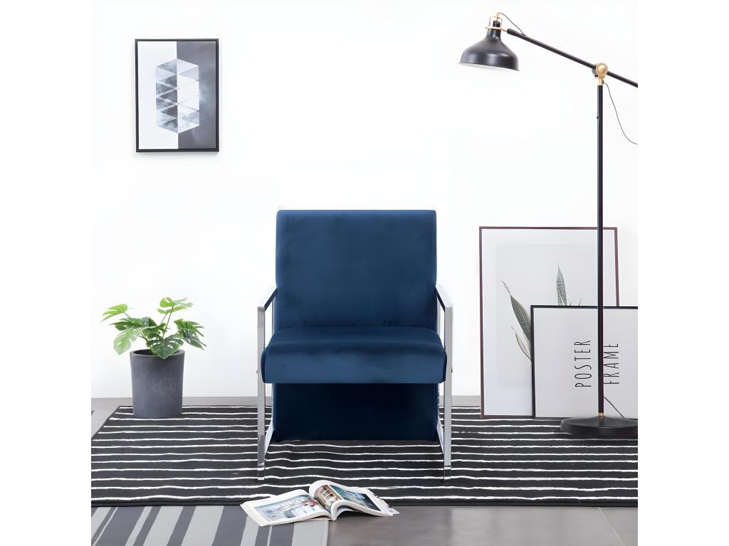 Sillón con patas cromadas de terciopelo azul