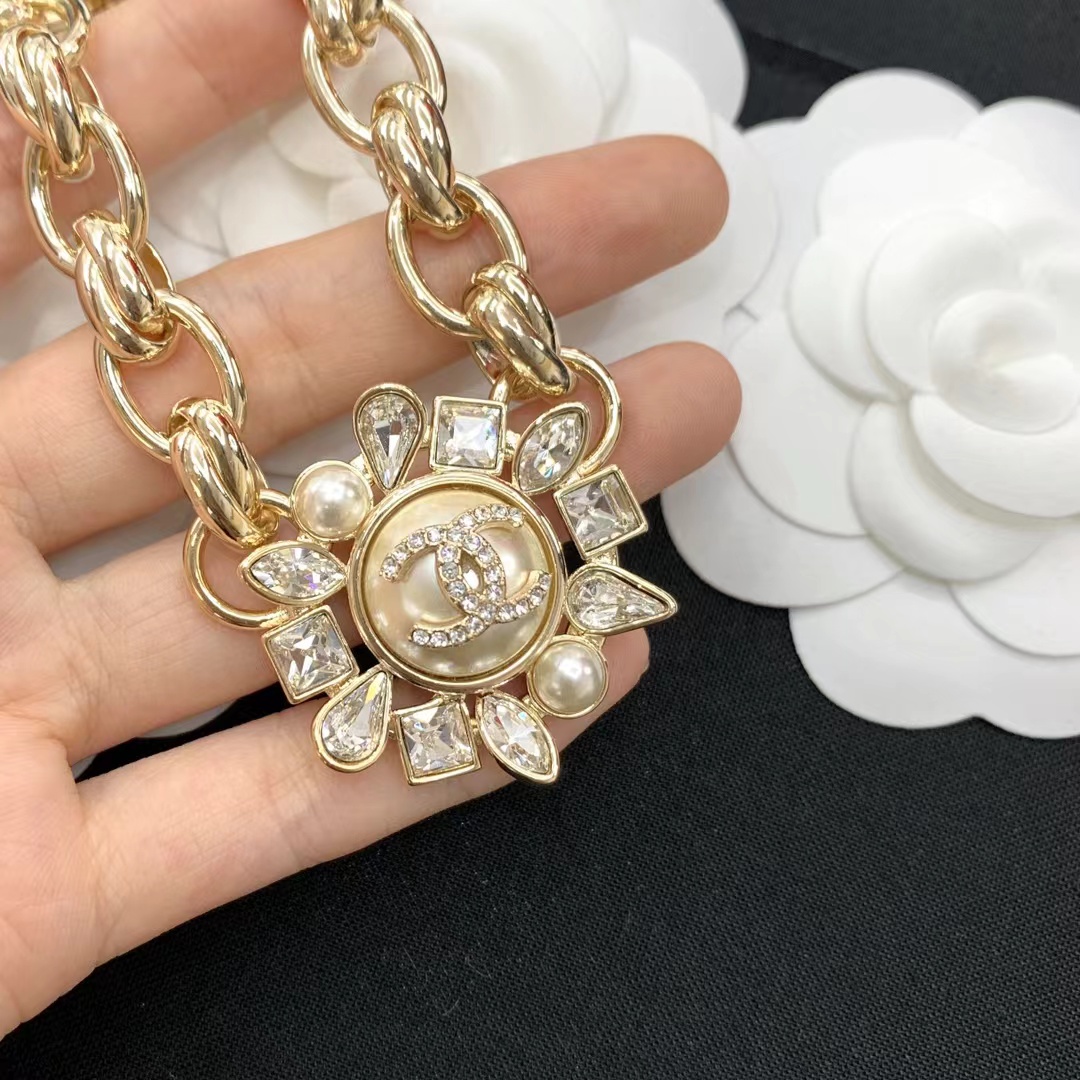 Chanel Thick Cuban Chain Flower Pendant Choker Necklace - Original Replica Club