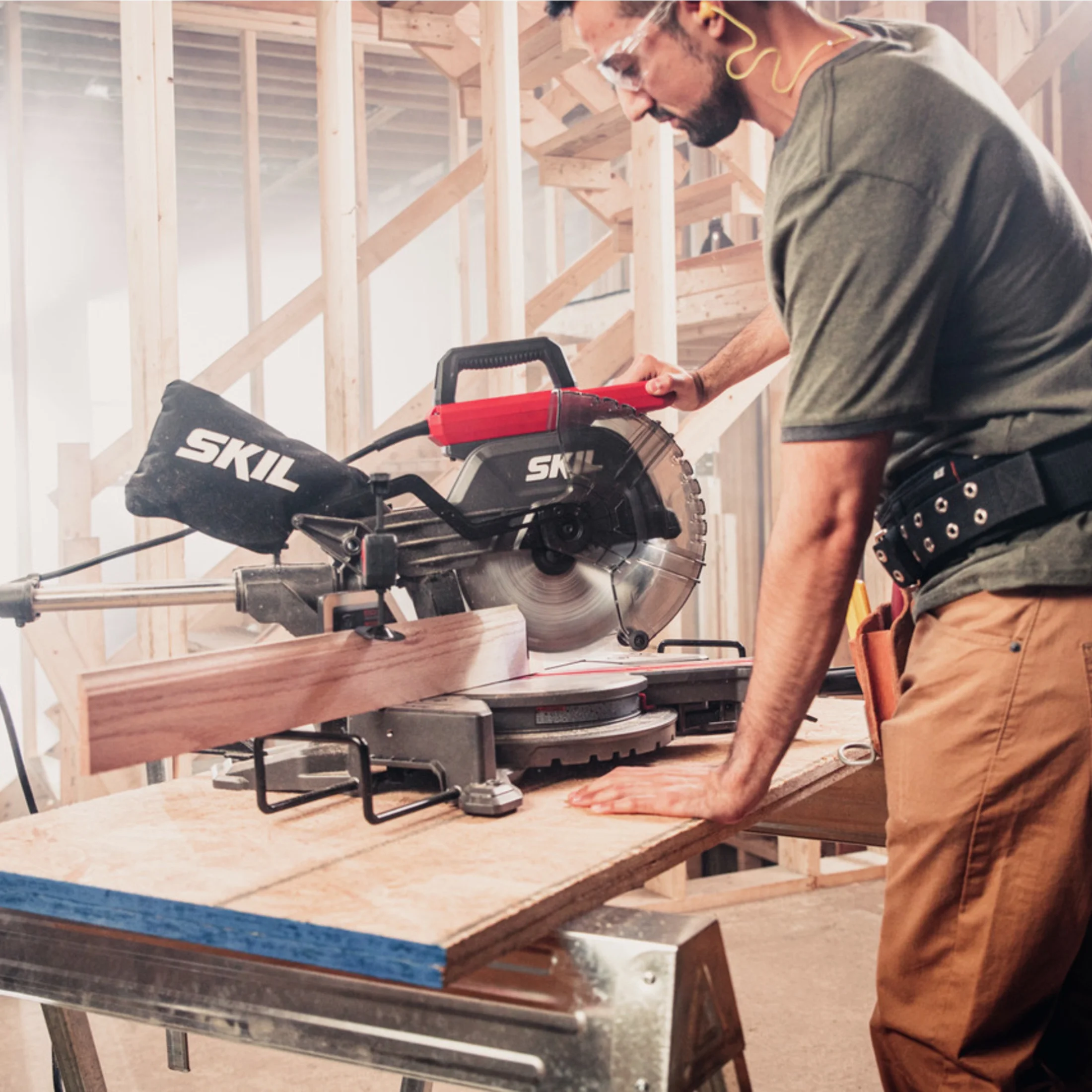 SKIL 15 Amp 10'' Corded Electric Dual Bevel Sliding Miter Saw - Image 6