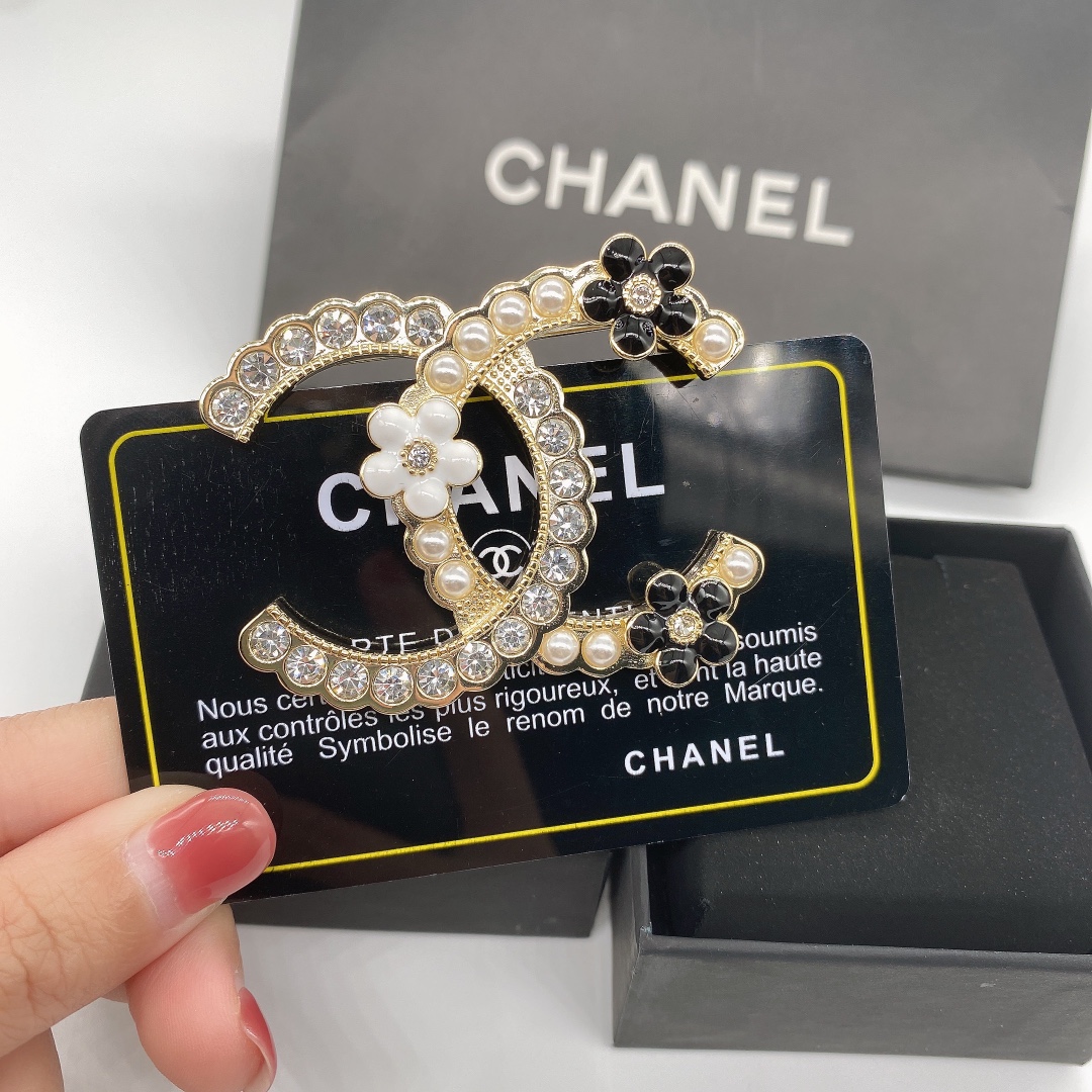 Chanel 3 Flowers Diamond Pearl Paved Brooch - Original Replica Club