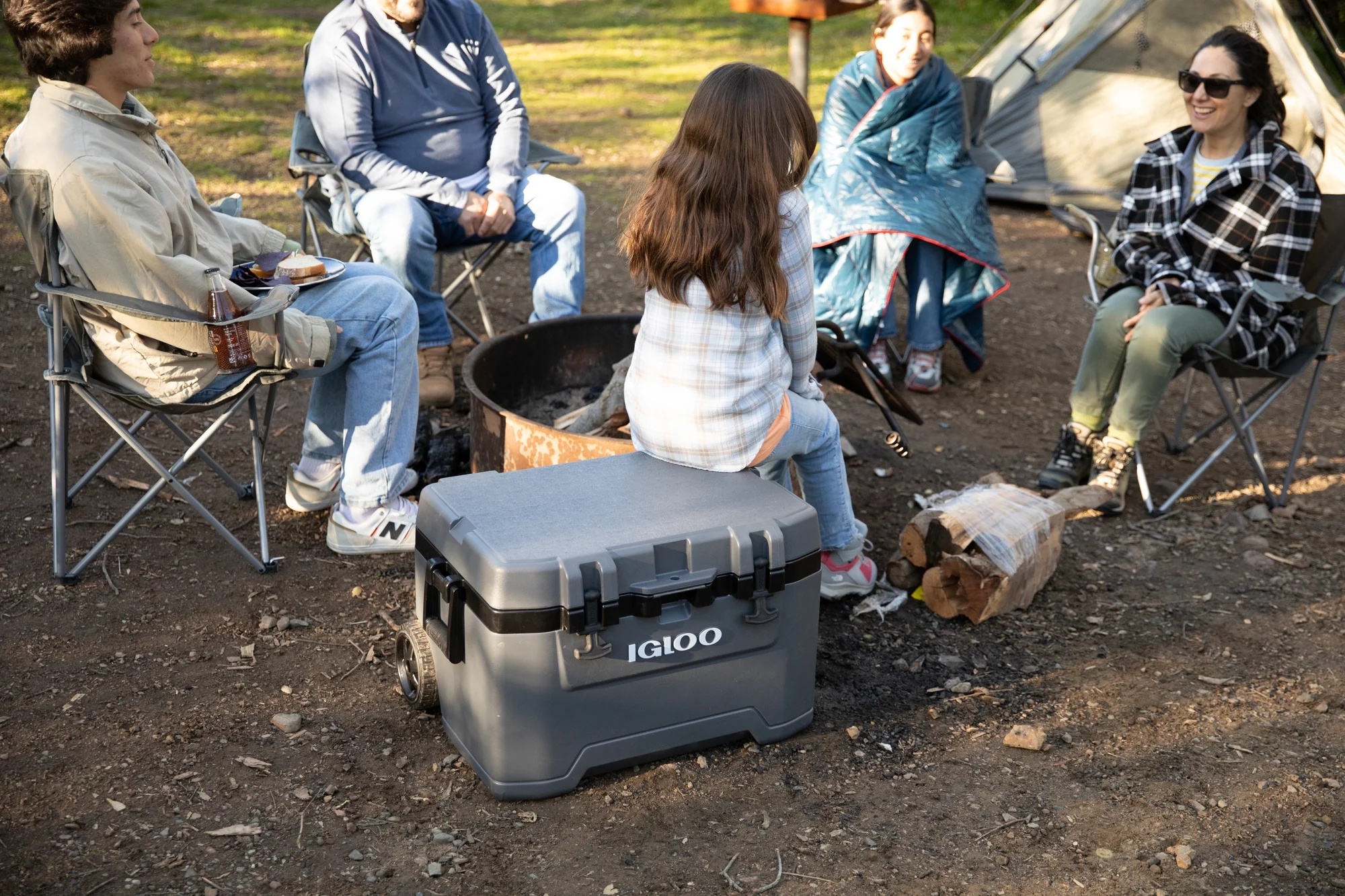 Igloo 52 QT Overland Ice Chest Cooler with Wheels, Gray - Image 13