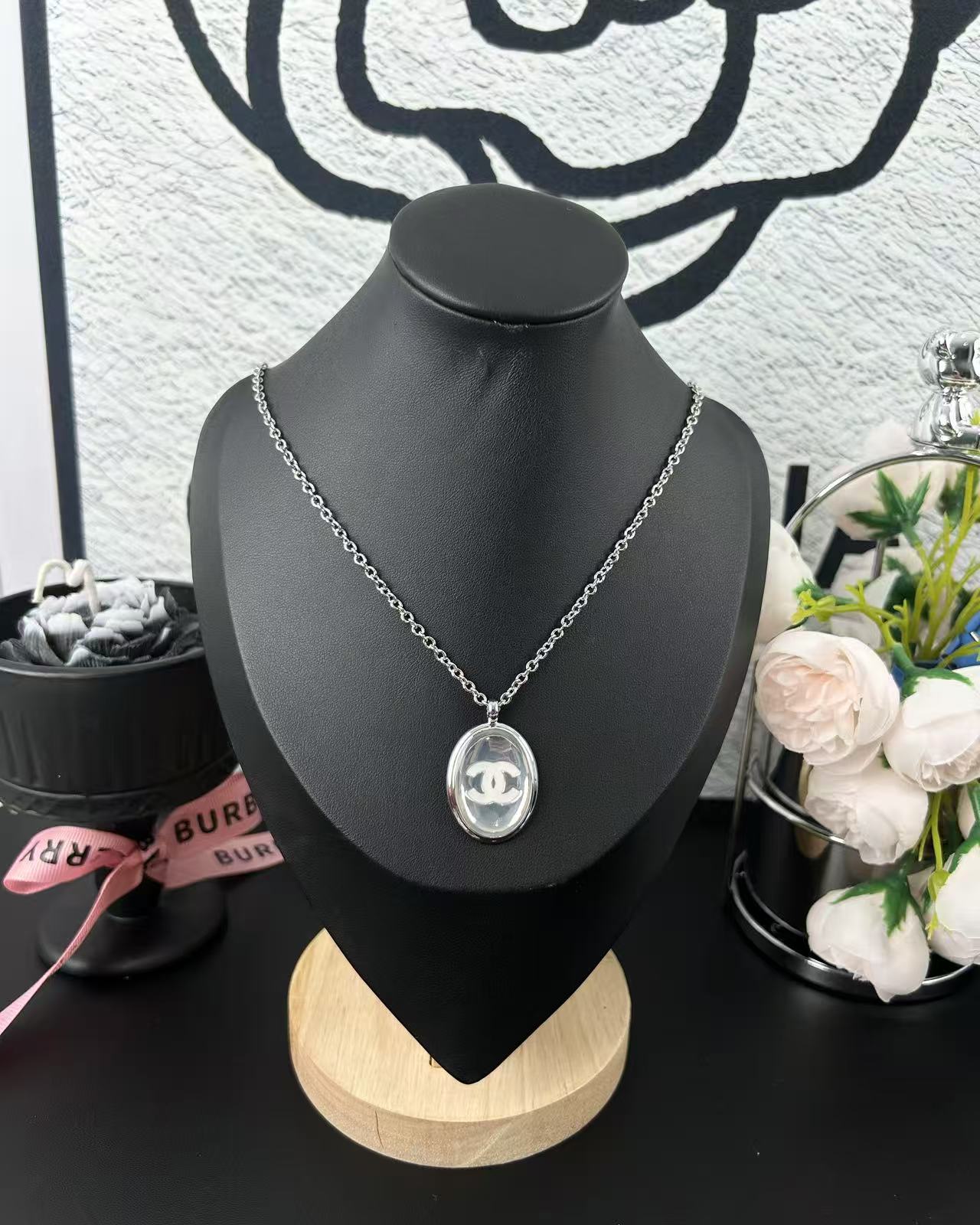 Chanel Silver Mirror Surface Oval Pendant Necklace - Original Replica Club