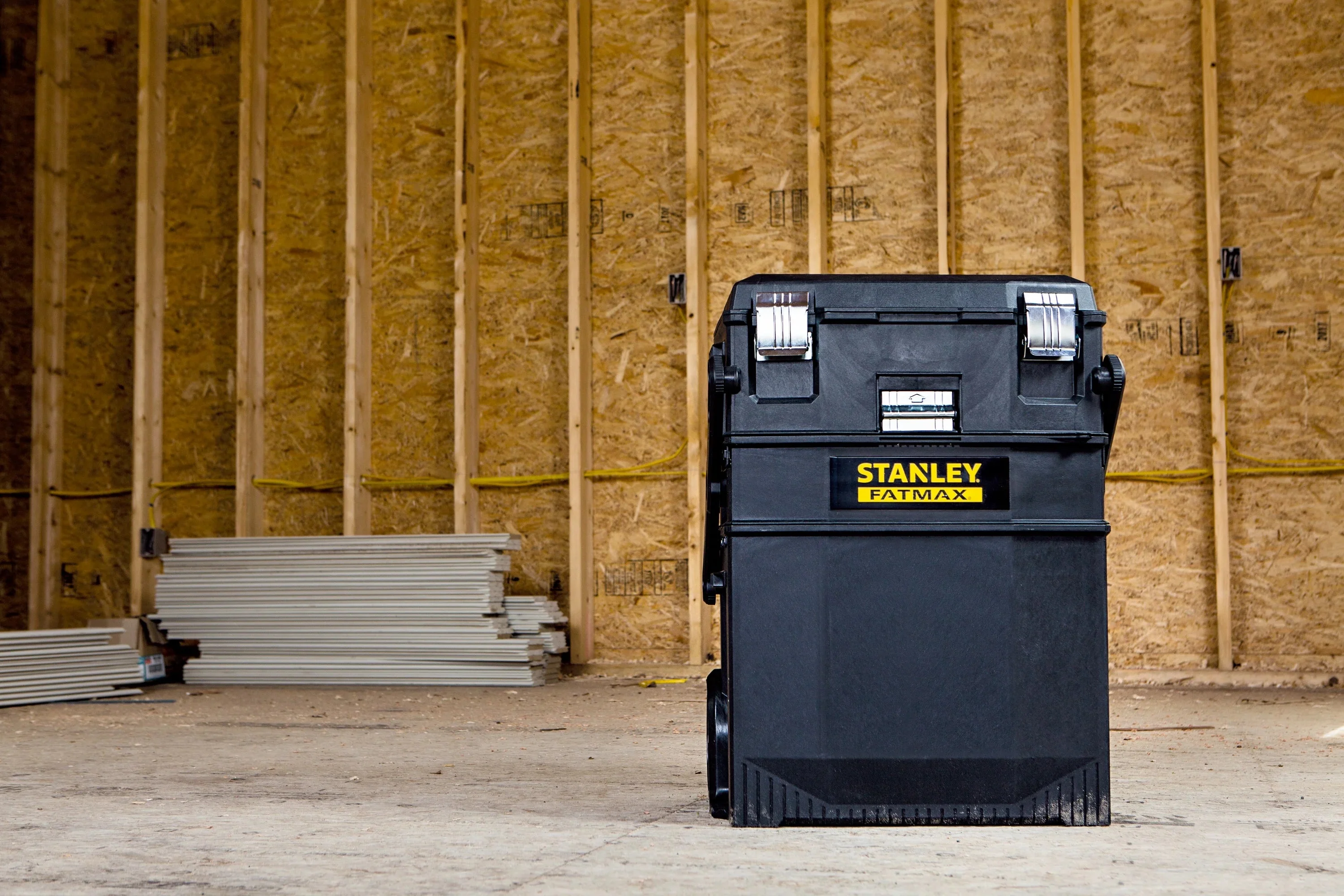 STANLEY FATMAX 4-in-1 Mobile Work Station - 020800R - Image 17 STANLEY FATMAX 4-in-1 Mobile Work Station - 020800R - Image 17