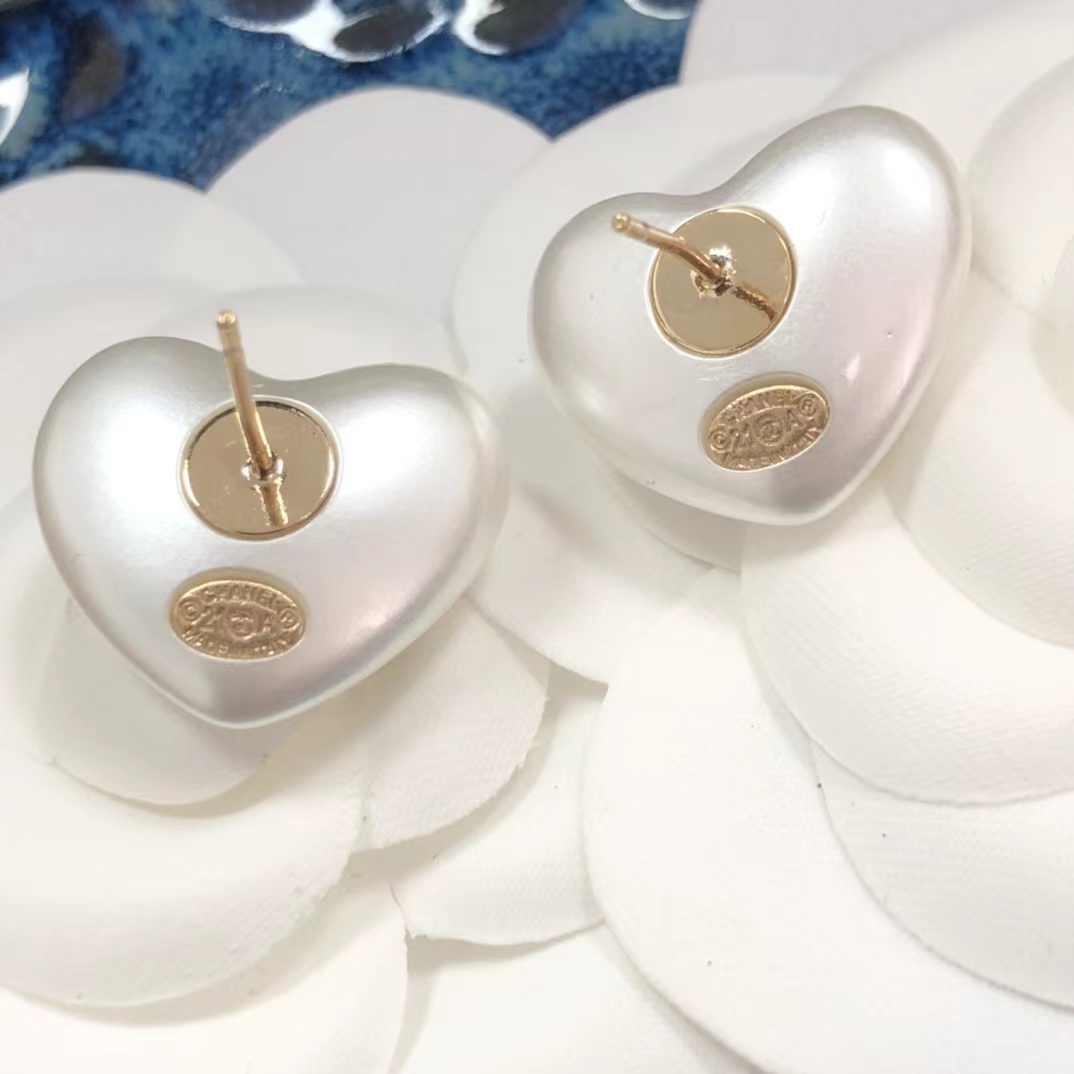 Chanel Love Heart Pearl Stud Earrings - Original Replica Club