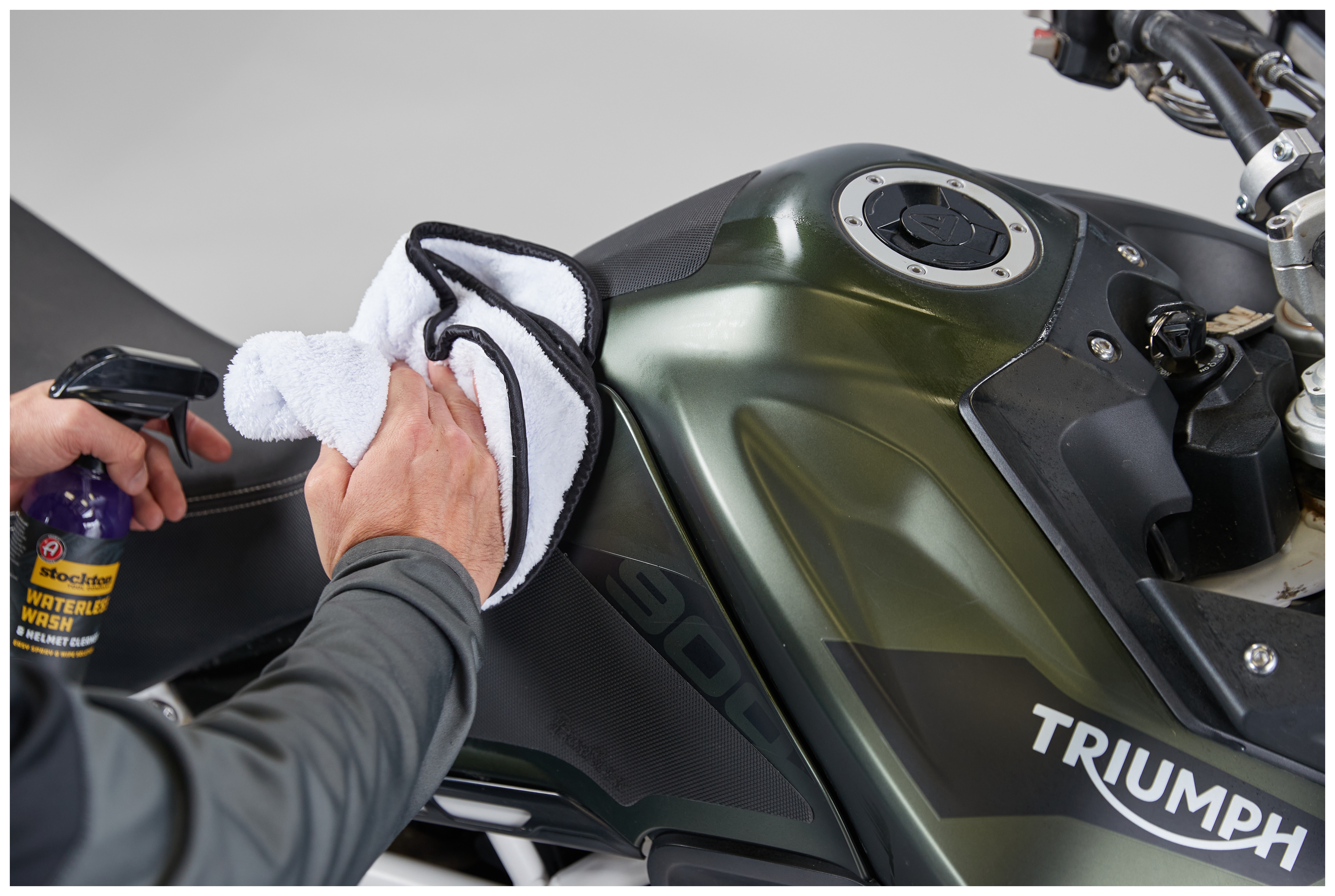 SportsBikeShop Stockton X Adam's Waterless Wash and Helmet Cleaner