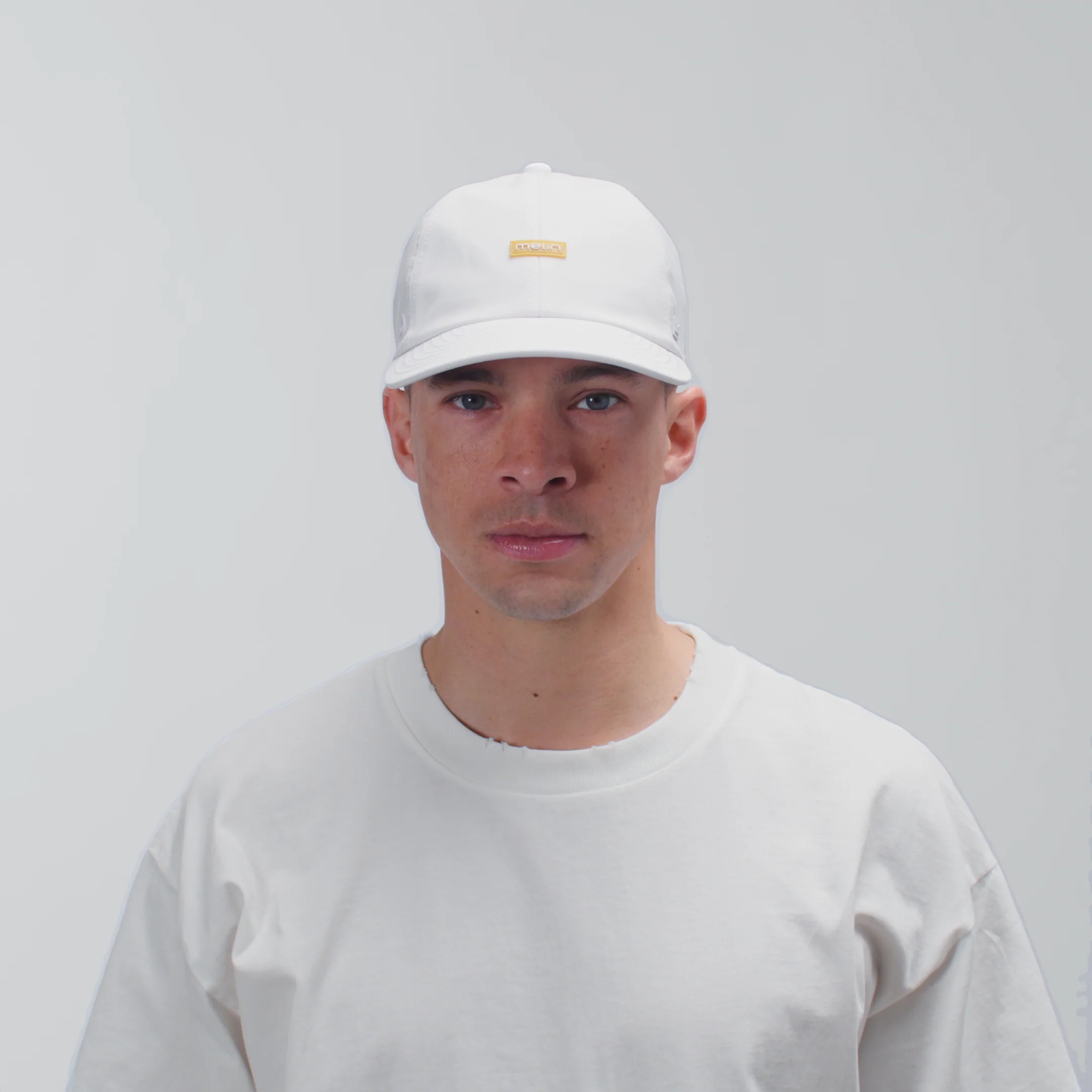 The Legend Hydro - White / Gum