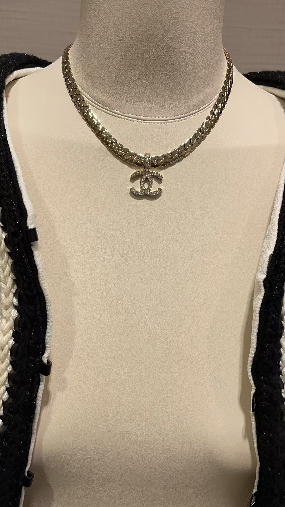 Chanel Chunky Flat Cuban Chain Necklace - Original Replica Club