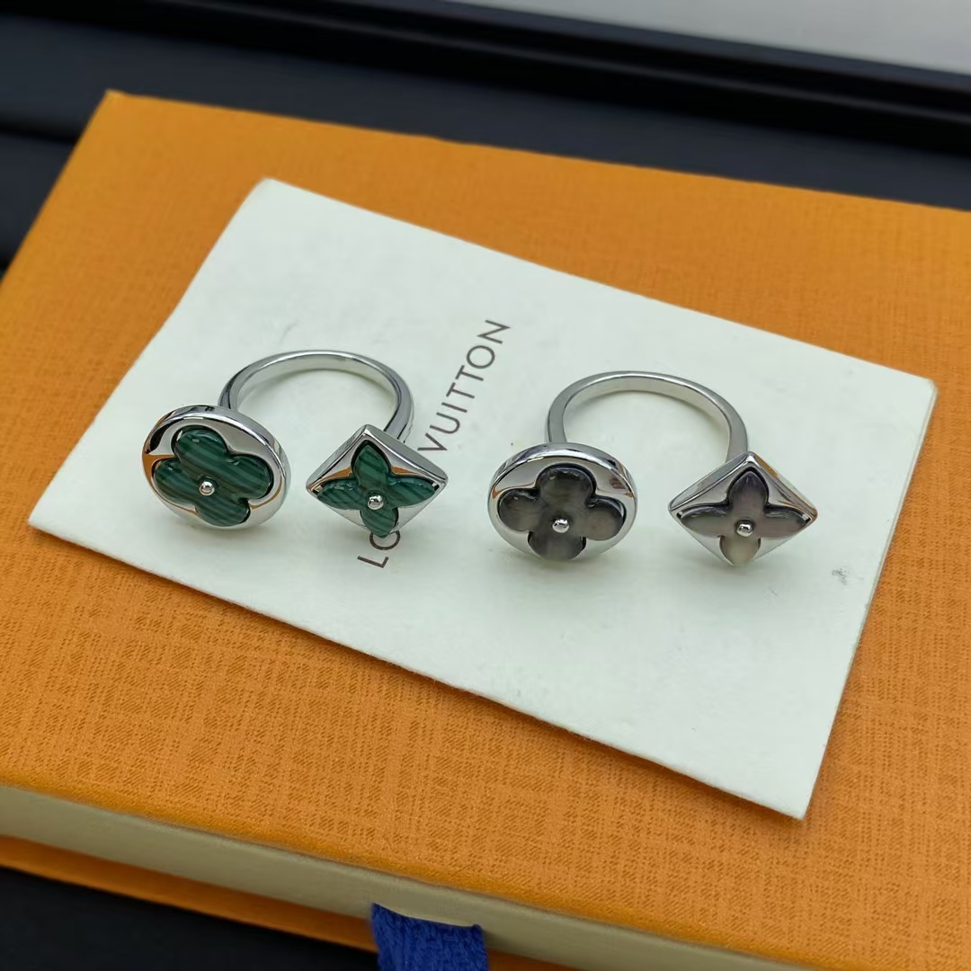 Louis Vuitton Classic Ring - Original Replica Club