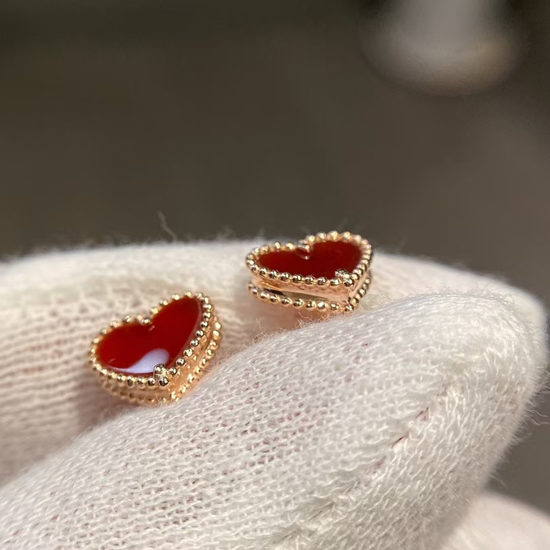 VCA Heart Stud Earrings - Original Replica Club