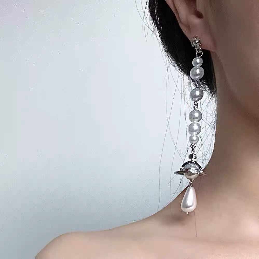 Vivienne Westwood Asymmetric Tassel Pearl Saturn Earrings - Original Replica Club
