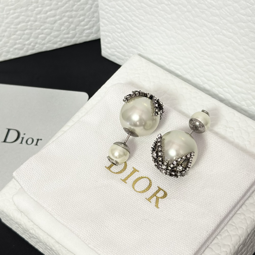 Dior Butterfly Paved on Pearl Stud Earrings - Original Replica Club