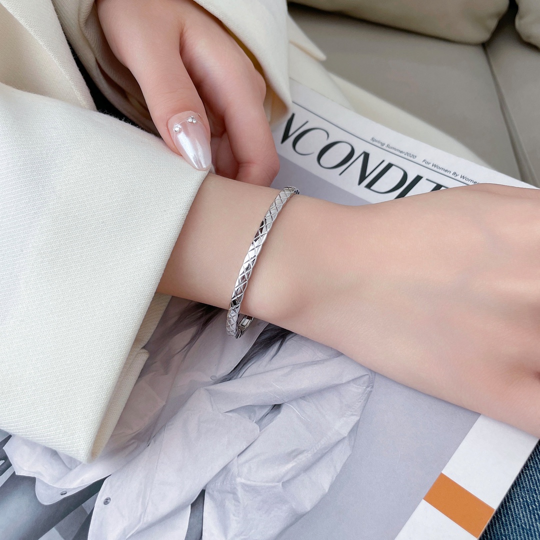 Chanel Coco Crush Bangle Bracelet - Narrow Version No Diamond - Original Replica Club