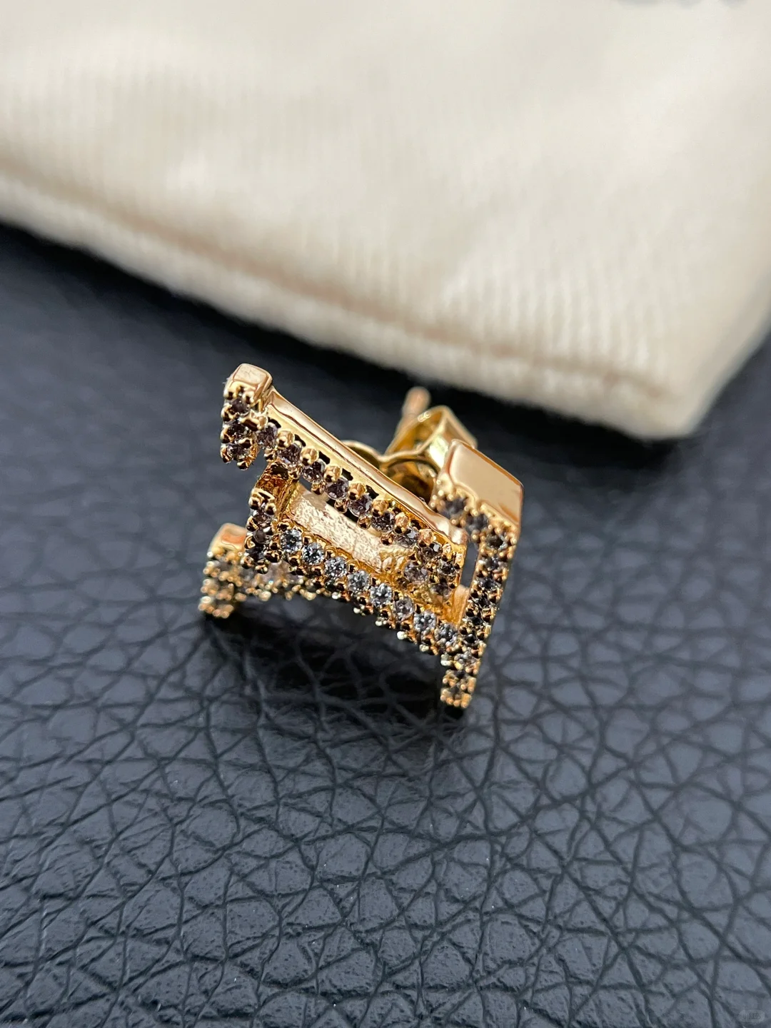 Louis Vuitton Diamond LV Letter Earrings - Original Replica Club