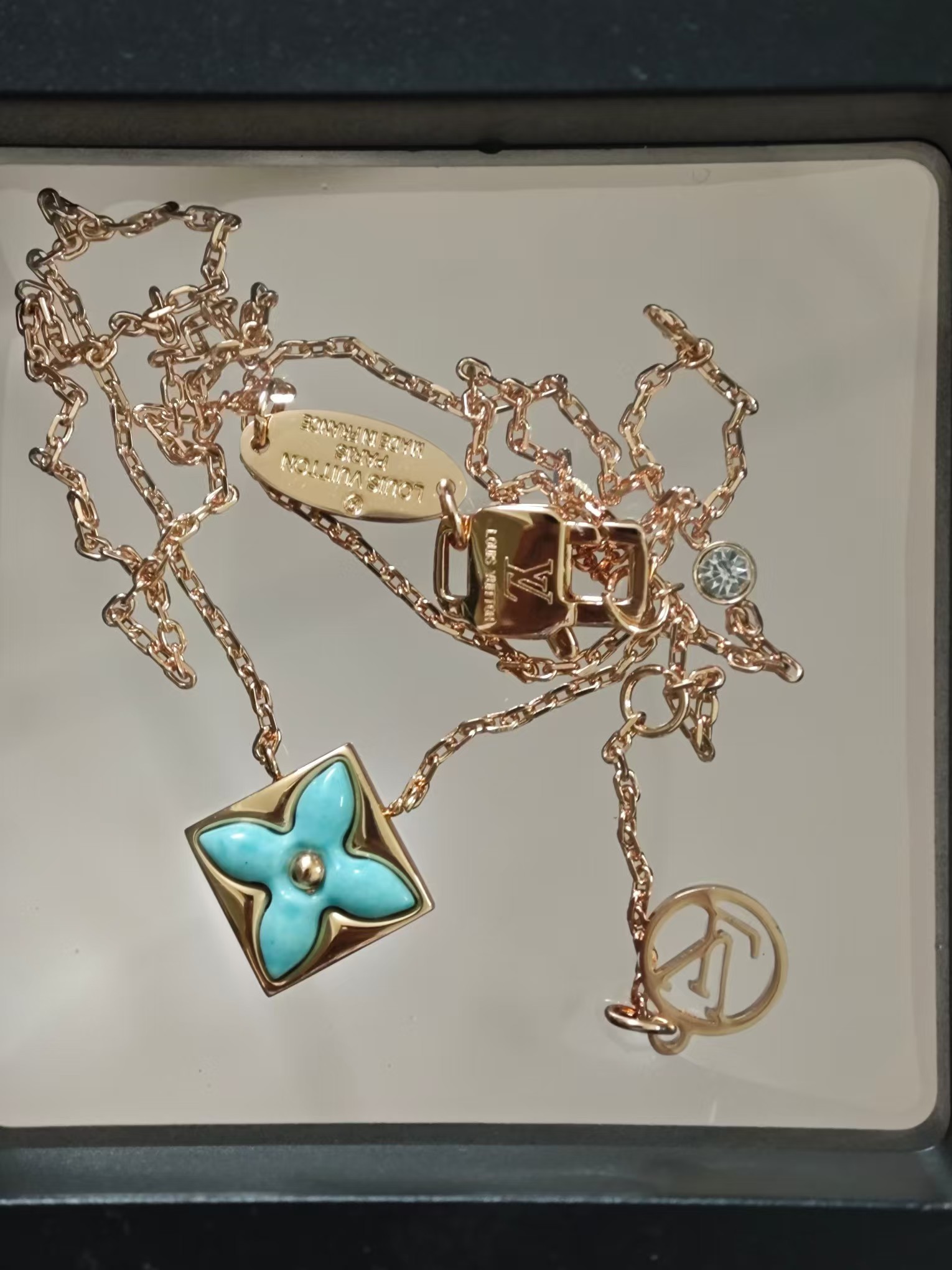 Louis Vuitton Color Blossom BB Star Pendant Necklaces - Original Replica Club
