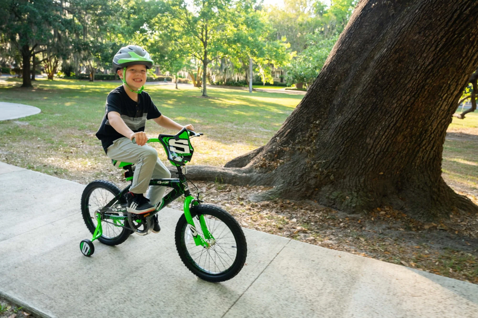 Dynacraft Surge 18-inch Boys Bike for Ages 6-9 Years - Image 9