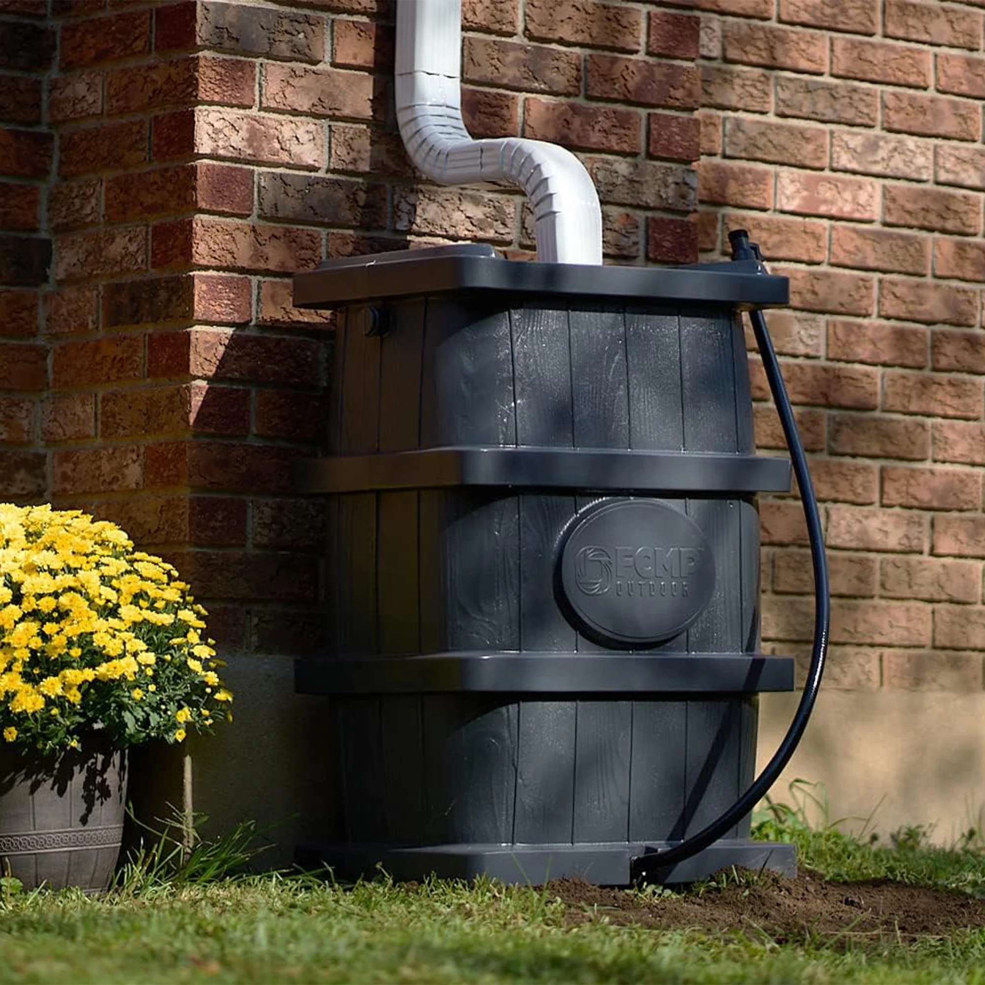 FCMP Outdoor WG4000-GRY Home Outdoor Wood Grain Rain Water Catcher Barrel - Image 8