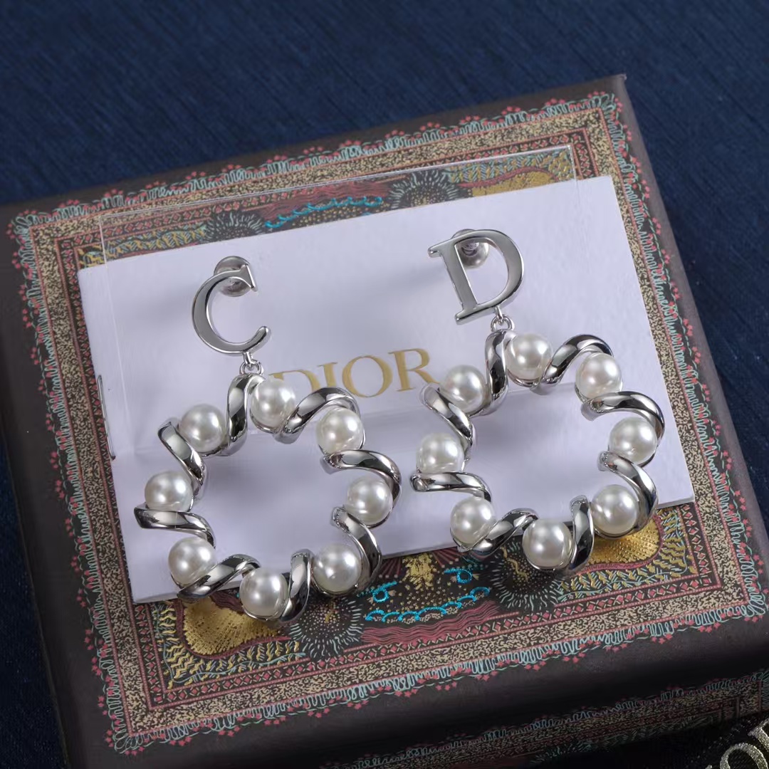 Dior Asymmetric CD Twisted Pearl Earrings - Original Replica Club