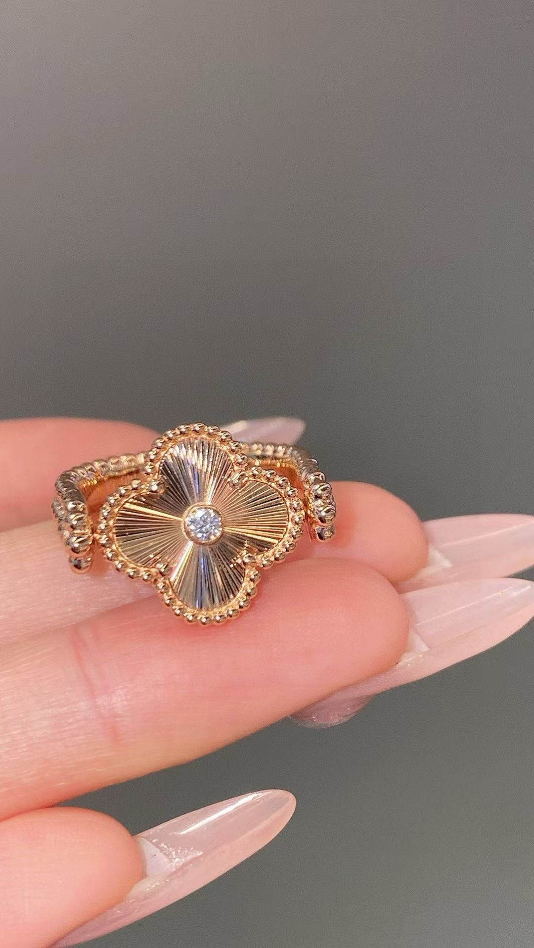 VCA Vintage Alhambra Reversible Ring - Original Replica Club