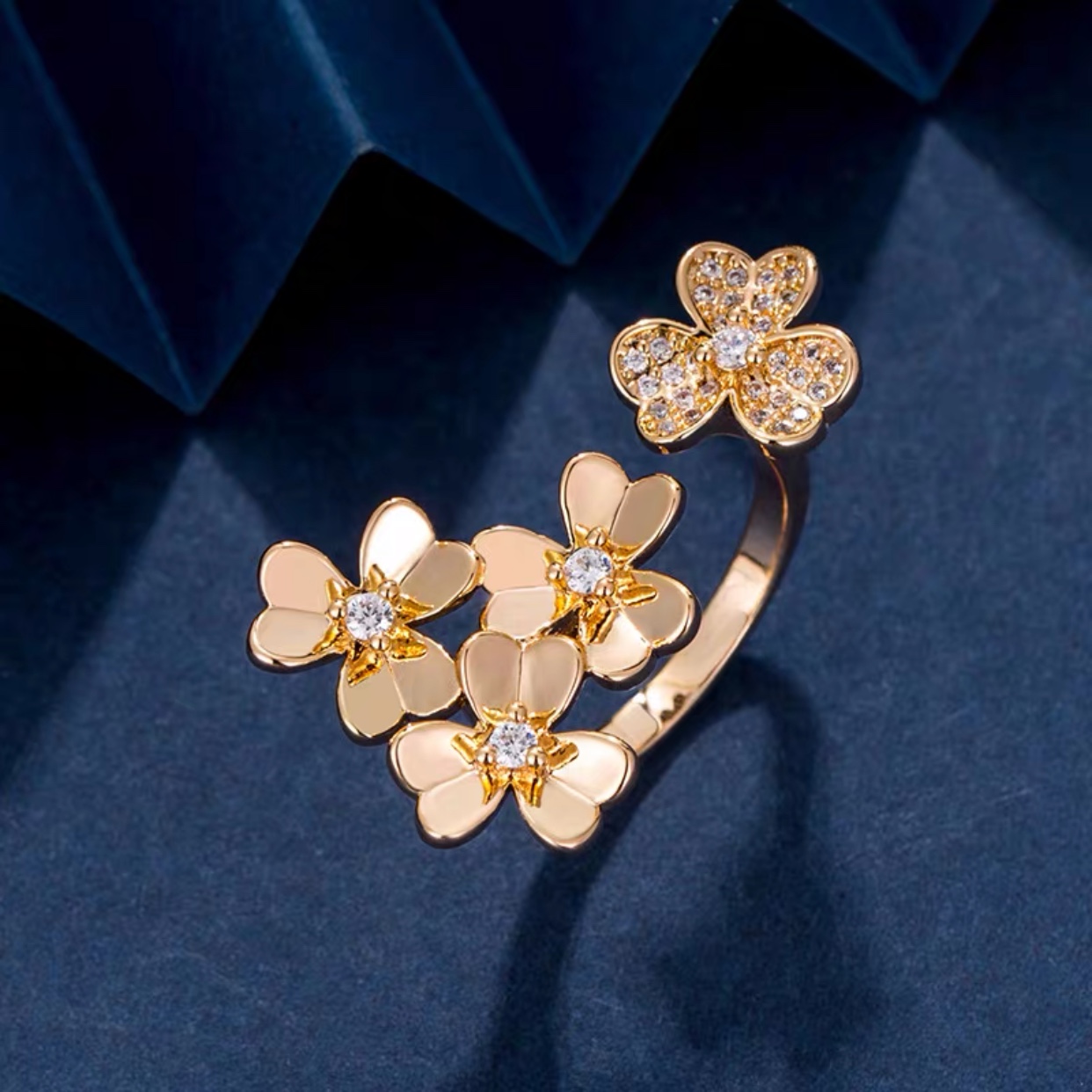 VCA Frivole Between the Finger Ring - Original Replica Club
