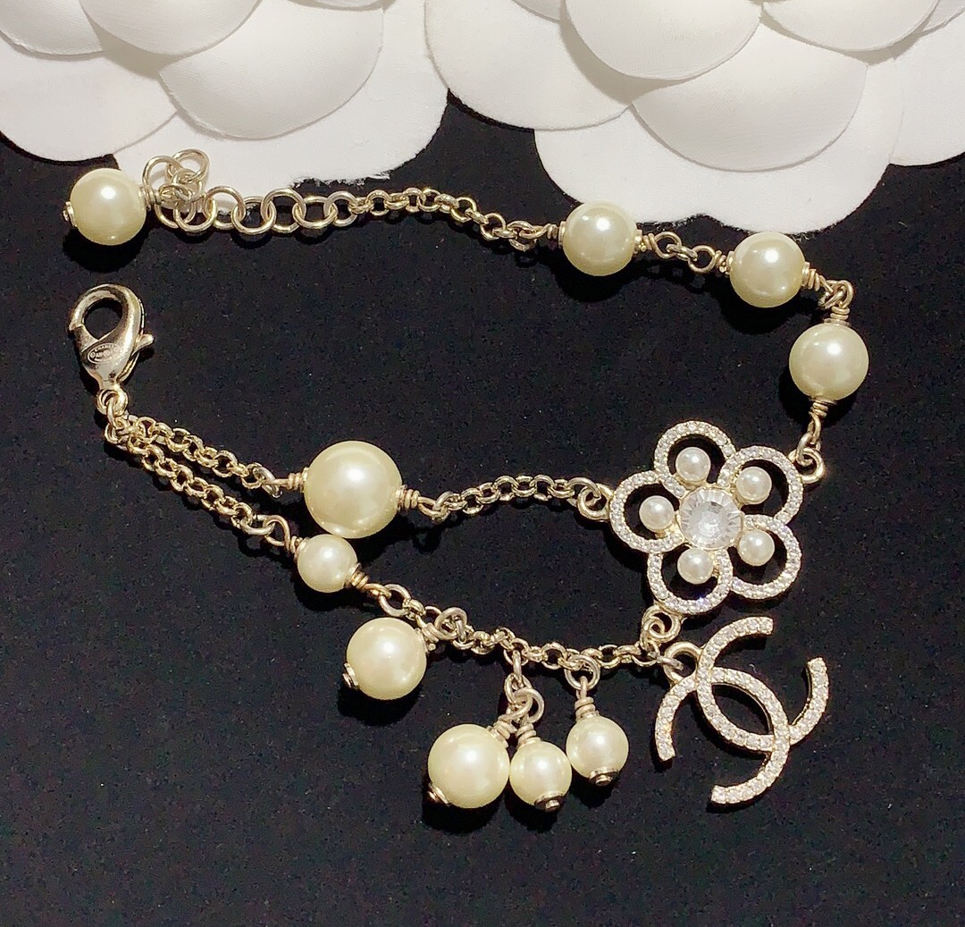 Chanel Pearl Flower Chain Bracelet - Original Replica Club