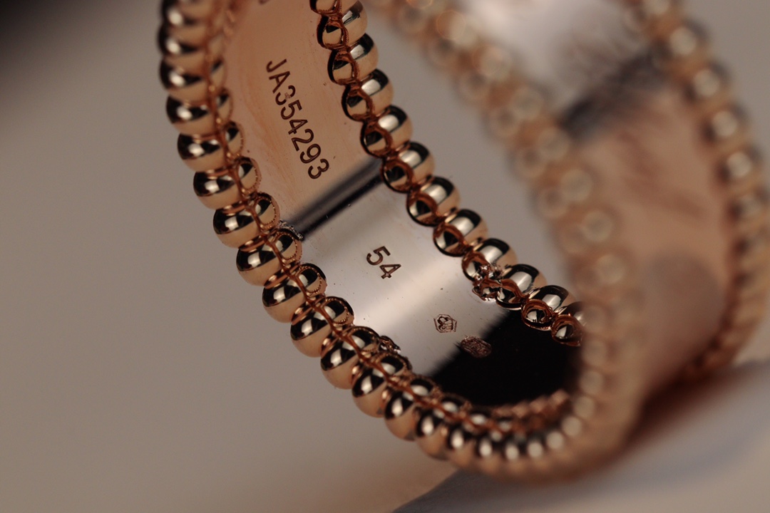 VCA Perlee Signature Ring - Original Replica Club