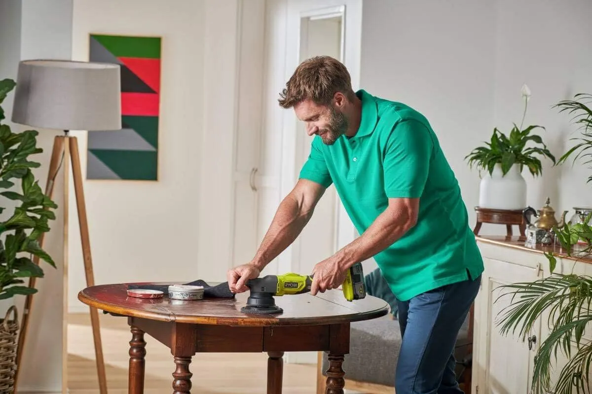 RYOBI 18 V ONE+ Cordless Eccentric Polisher With 125 mm Polishing Plate - R18P-0 - Image 5 RYOBI 18 V ONE+ Cordless Eccentric Polisher With 125 mm Polishing Plate - R18P-0 - Image 5