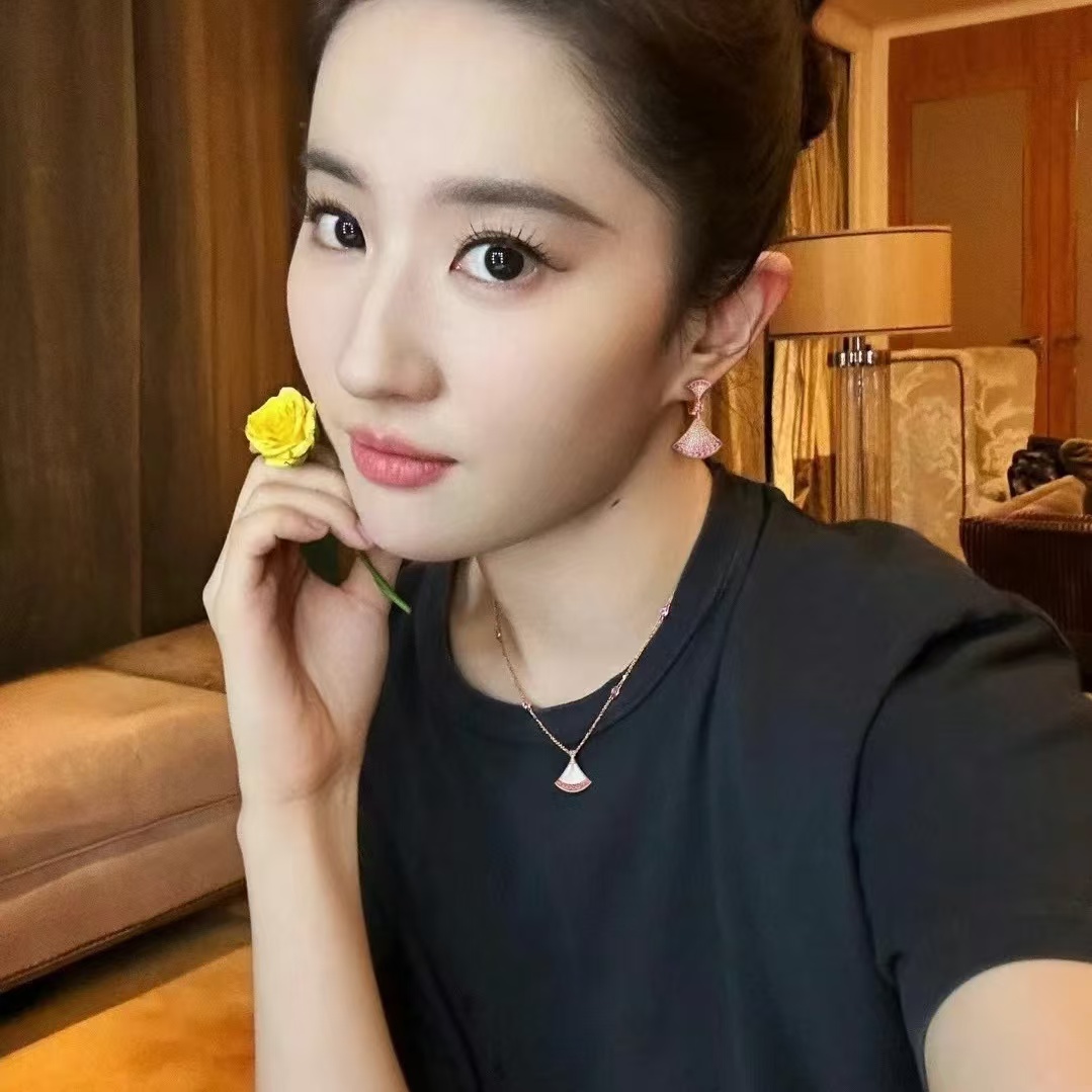 Bvlgari Divas' Dream Necklace - Original Replica Club