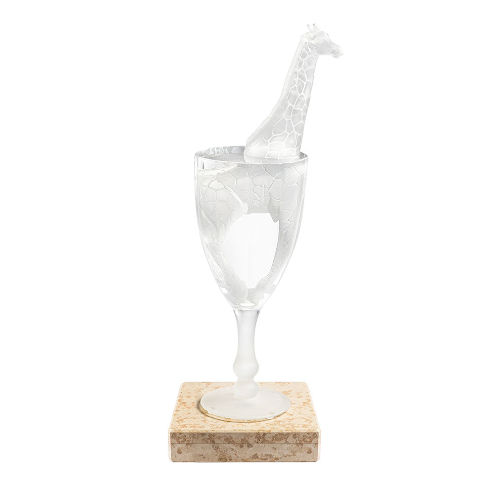LE BAIN DE CRISTAL RENÉ MAGRITTE ET LALIQUE 2023 - CRISTAL INCOLORE ET MARBRE JAUNE, TECHNIQUE DE LA CIRE PERDUE