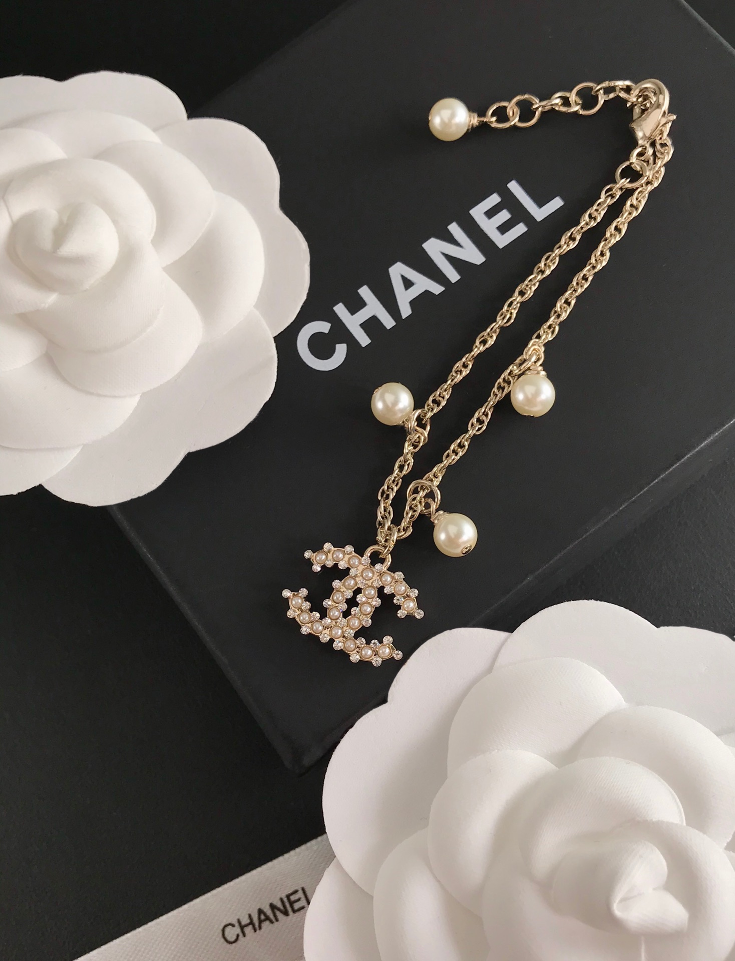 Chanel Pearls CC Charm Chain Bracelet - Original Replica Club