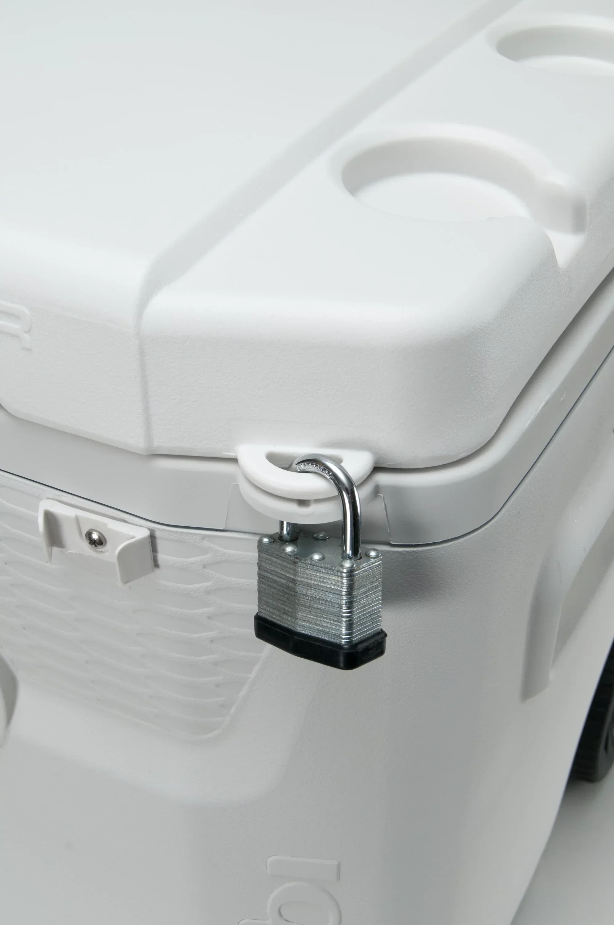 Igloo 52 QT 5-Day Marine Ice Chest Cooler With Wheels, White - Image 10 Igloo 52 QT 5-Day Marine Ice Chest Cooler With Wheels, White - Image 10