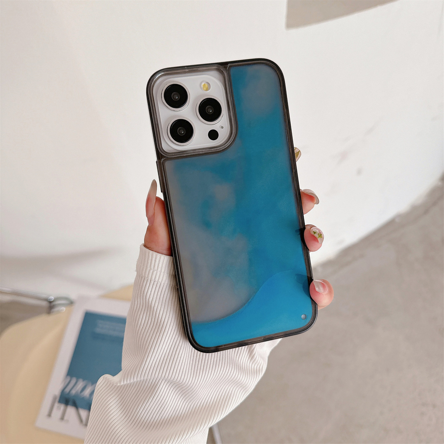 🎁Buy 1 Get 1 Free🎉-Luminous Quicksand Apple Phone Case