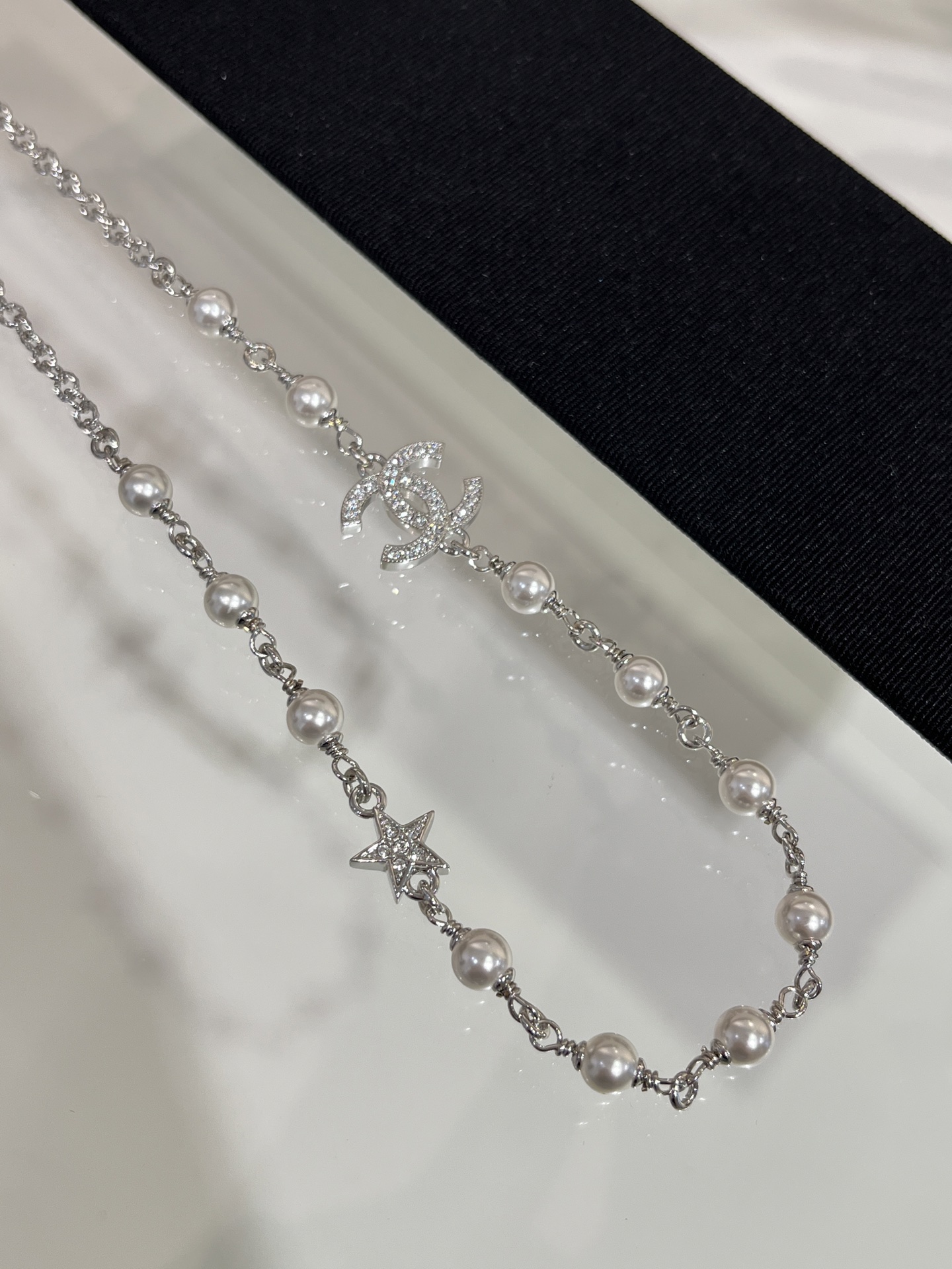 Chanel Pearl Floating CC Charm Silver Necklace - Original Replica Club