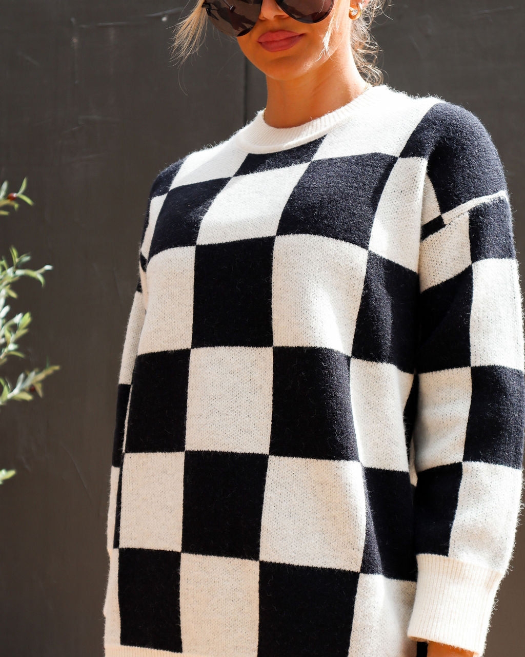 Queen Of Moves Checkered Pullover Sweater - Black - Se7enfashion