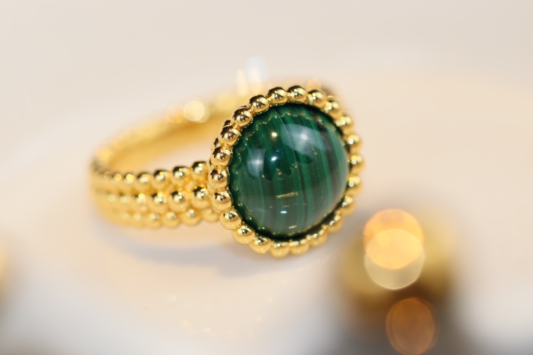 VCA Yellow Gold Malachite Perlee Couleurs Ring - Original Replica Club