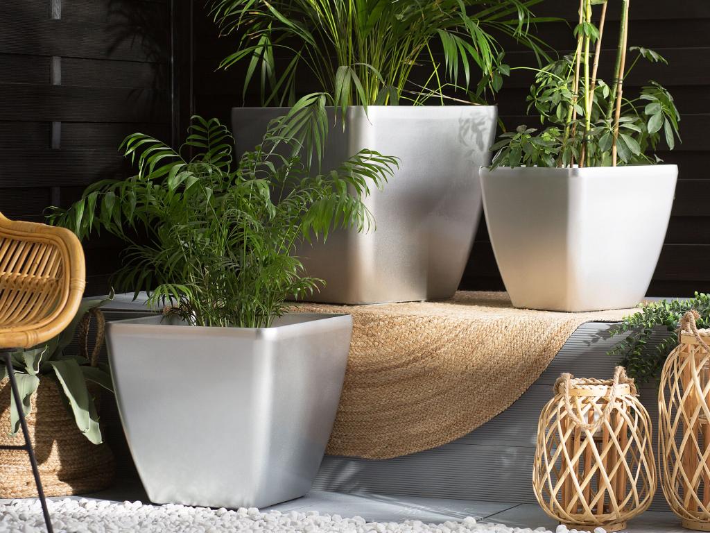 Conjunto de 2 macetas plateadas 42 x 42 cm ASTRAS