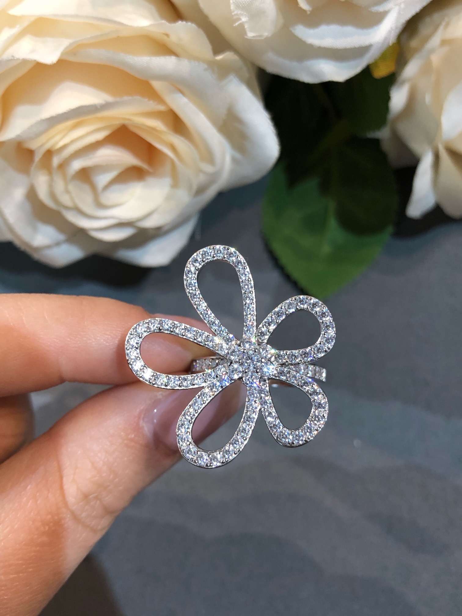 VCA Flowerlace Ring - Original Replica Club