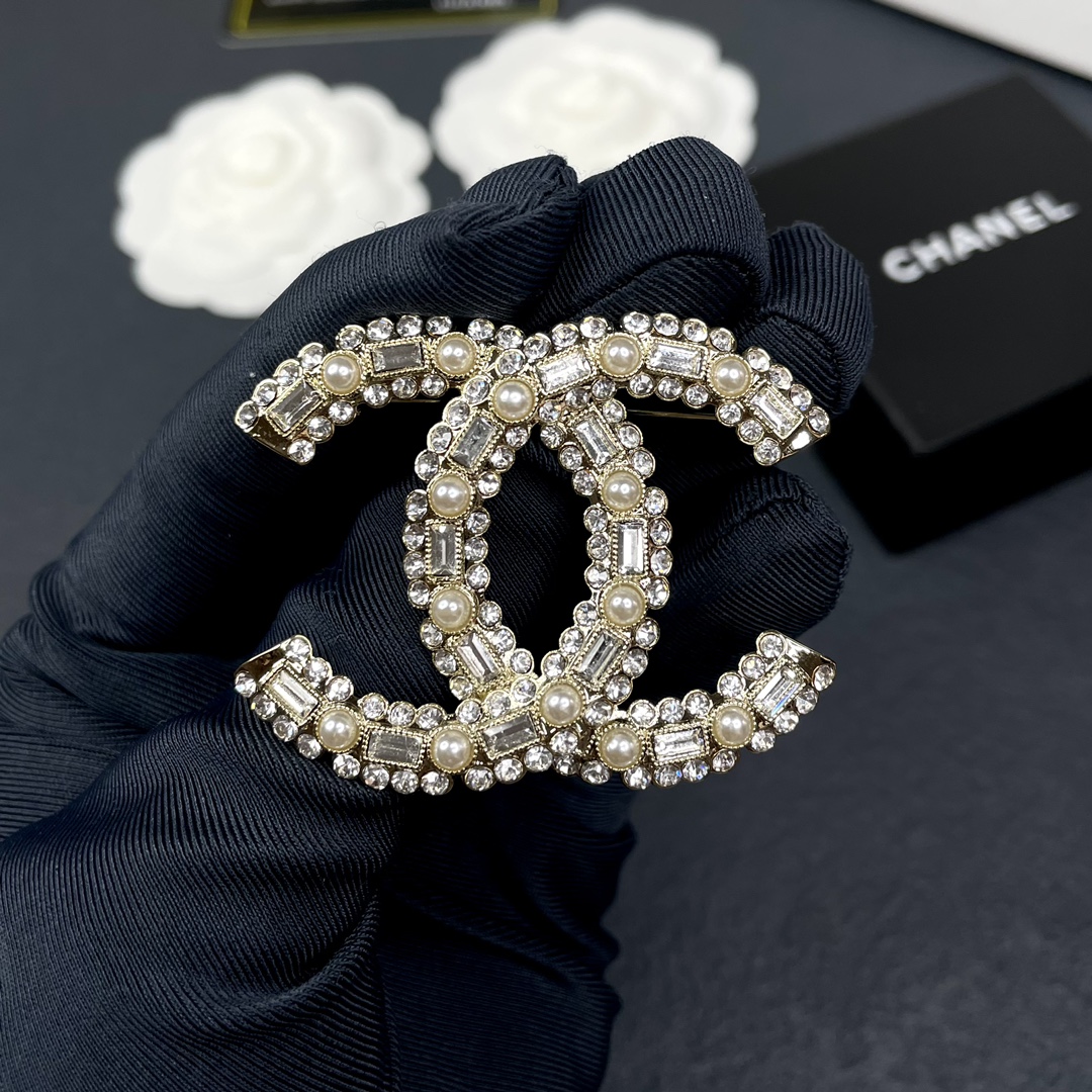 Chanel Vintage Pearl Rhinestone CC Brooch - Original Replica Club