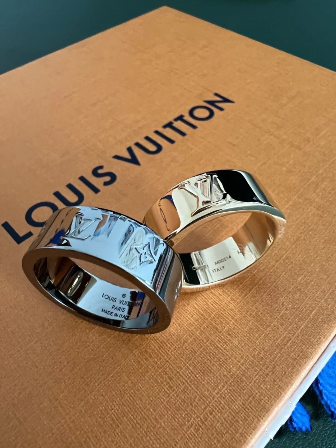 Louis Vuitton Unisex Wide Band Couple Ring - Original Replica Club