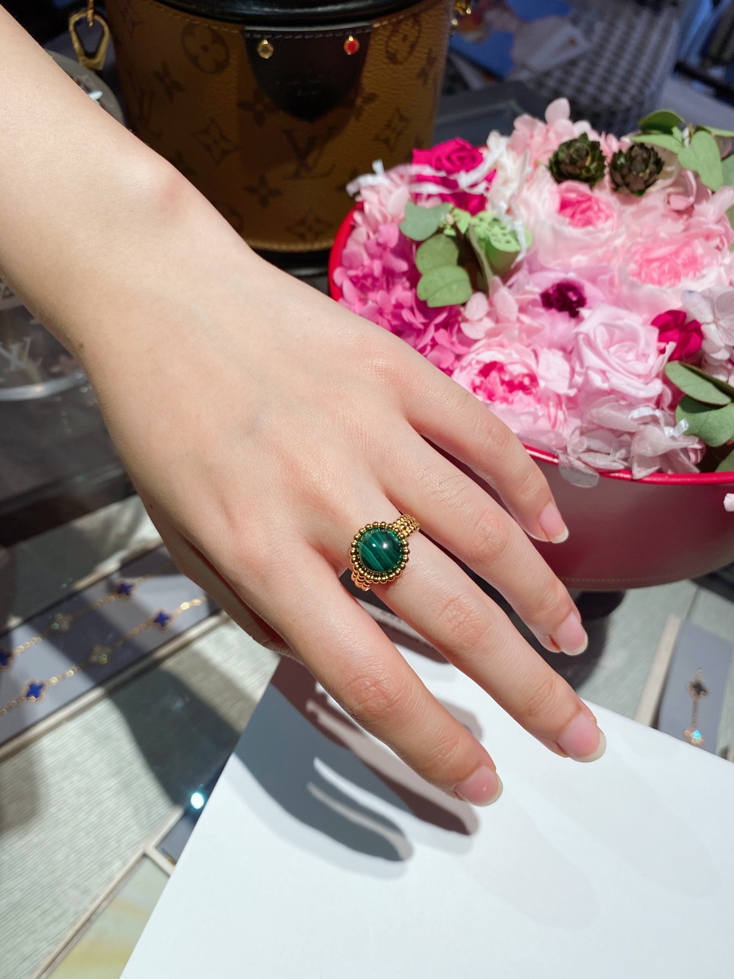 VCA Yellow Gold Malachite Perlee Couleurs Ring - Original Replica Club
