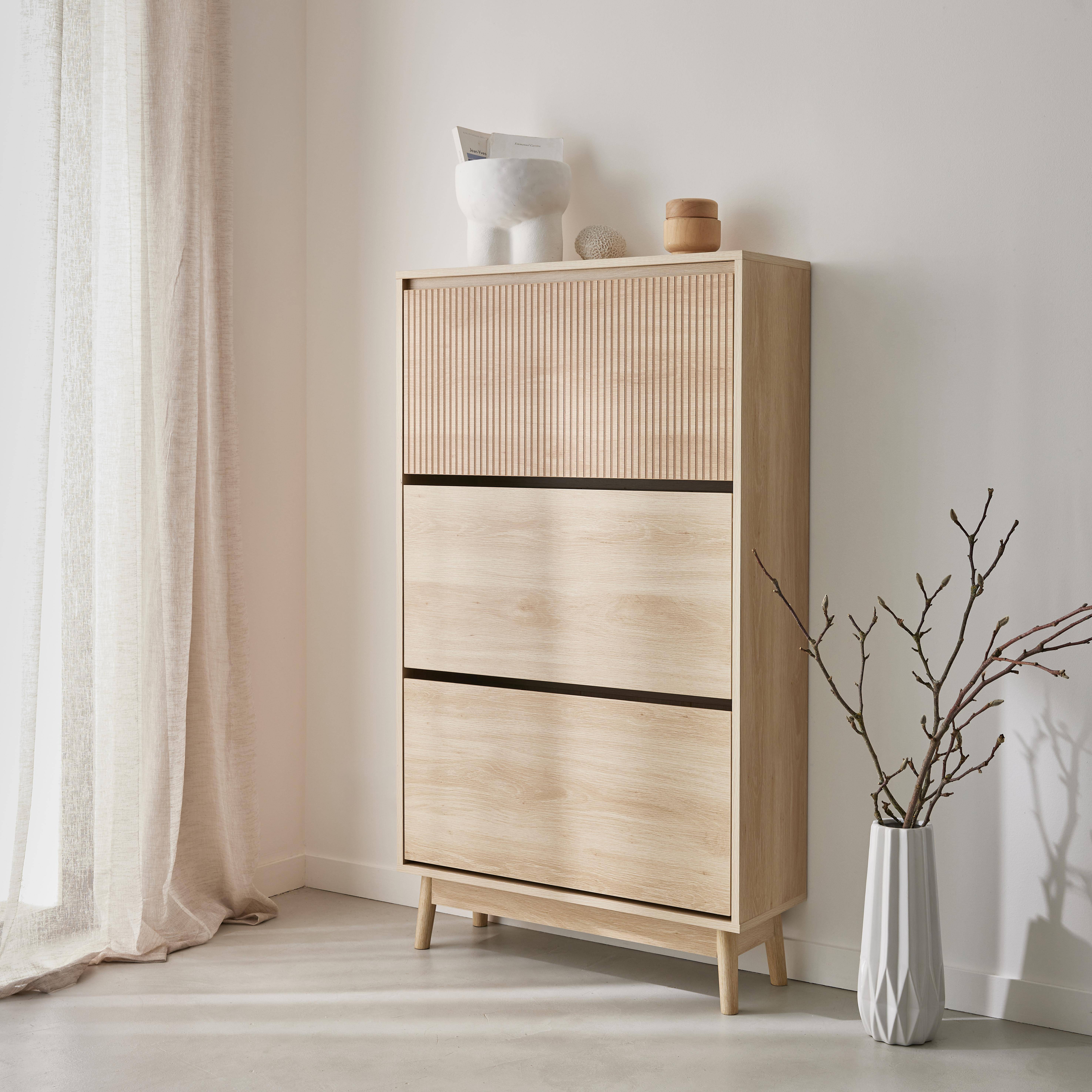 Linear - Mueble para zapatos de color nogal con 3 puertas