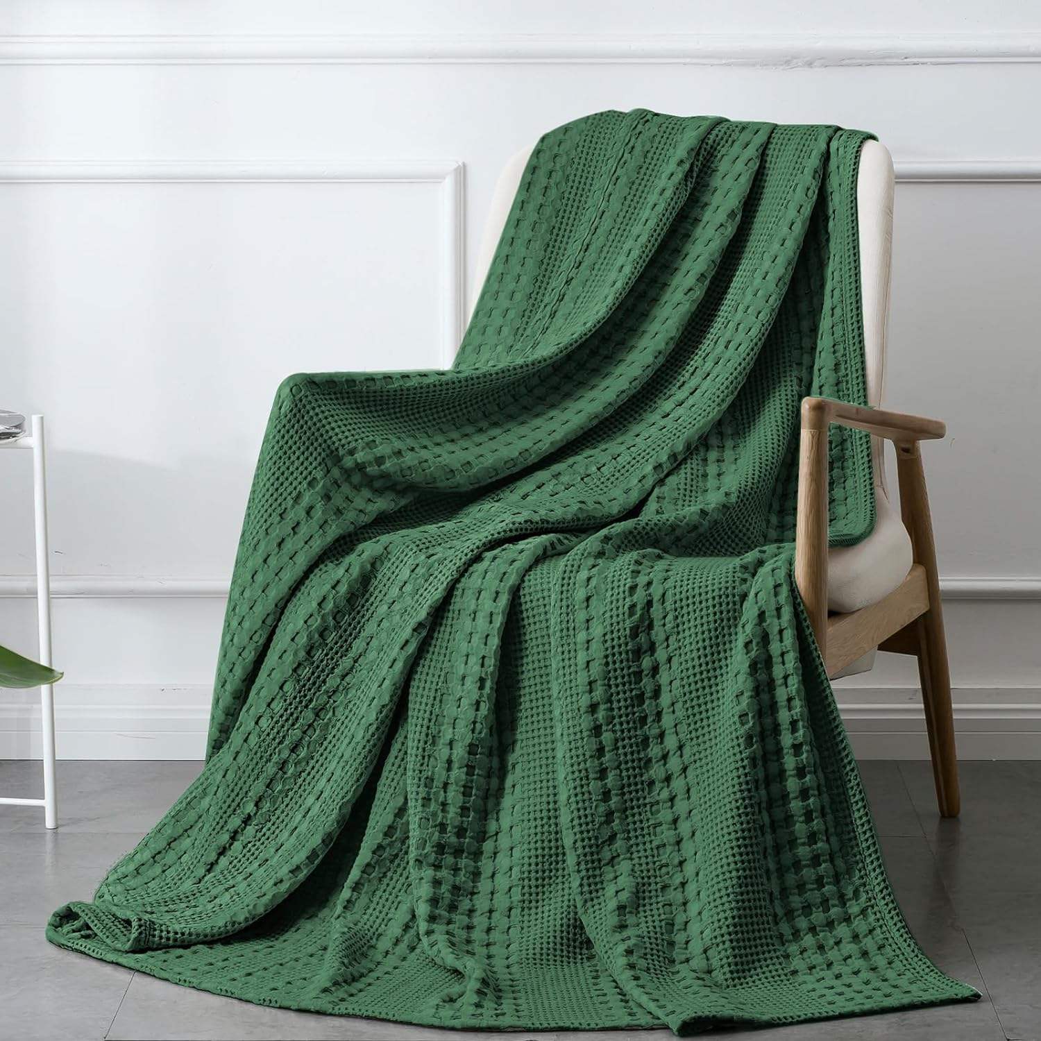 100% Cotton Waffle Knitted Throw Blanket Solid Color Eco-Friendly Summer Waffle Blanket for Cozy Evenings & Home
