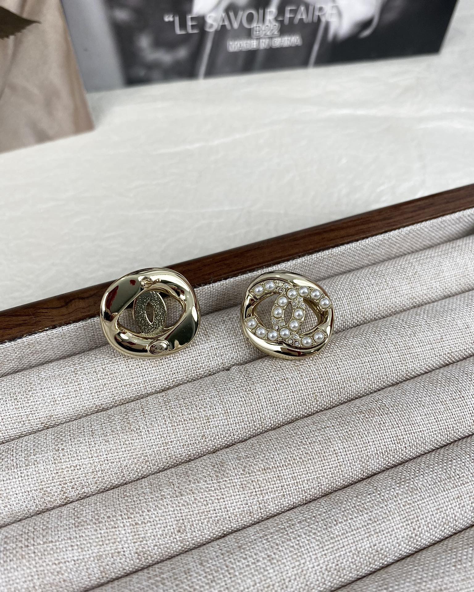 Chanel Diamond and Pearl  CC Pearl Stud Earrings - Original Replica Club