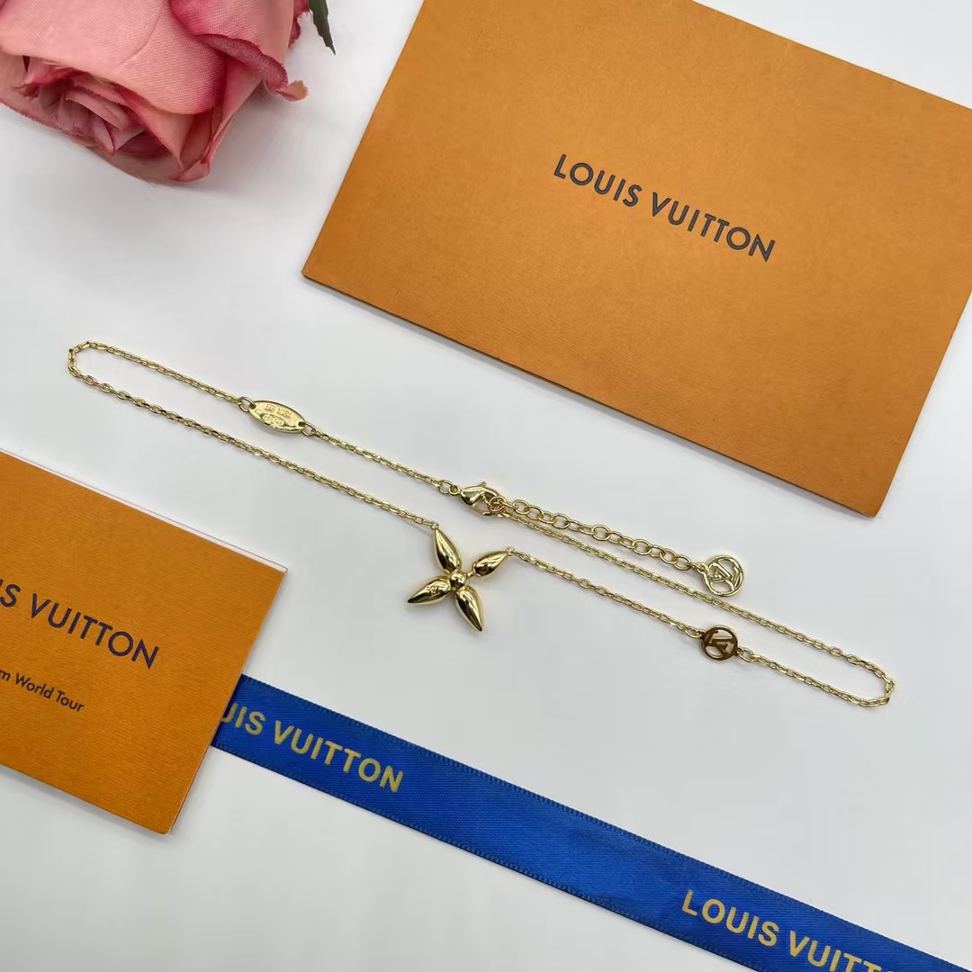 Louis Vuitton Dainty Star Pendant Necklace - Original Replica Club